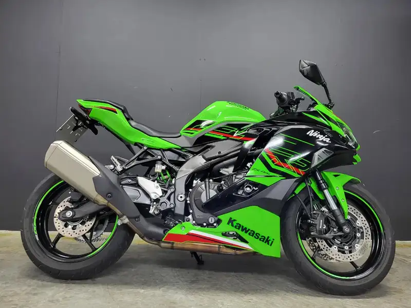 Kawasaki ZX-4RR - hoogtoerig - foto 2