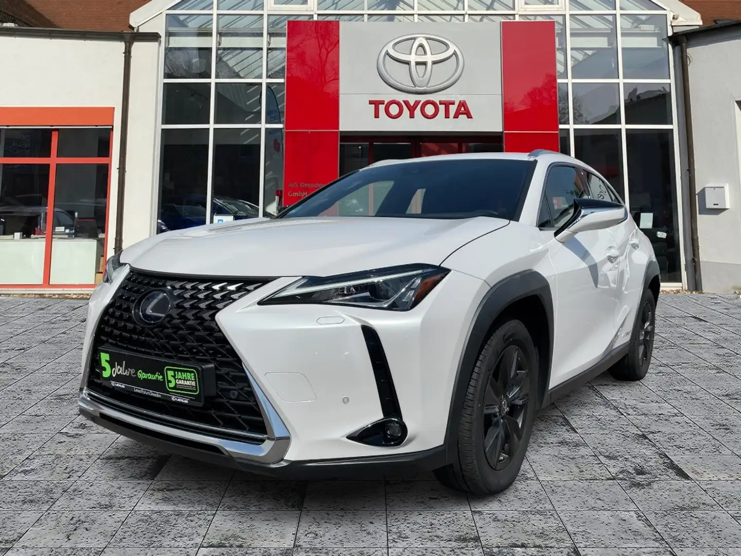 Lexus UX 250h Launch Edition Dachträger*Navi*KAM*DAB Weiß - 2
