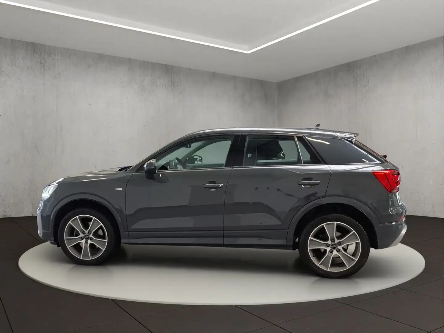 Audi Q2 Design 1.0 TFSI ultra 85(116) kW(PS) 6-Gang Gris - 2