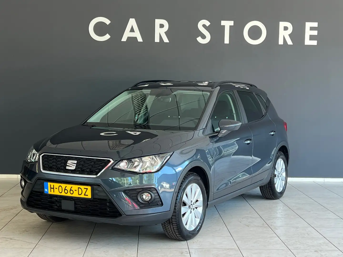 SEAT Arona 1.0 TSI Style Business Intense NL AUTO NAV Grijs - 1