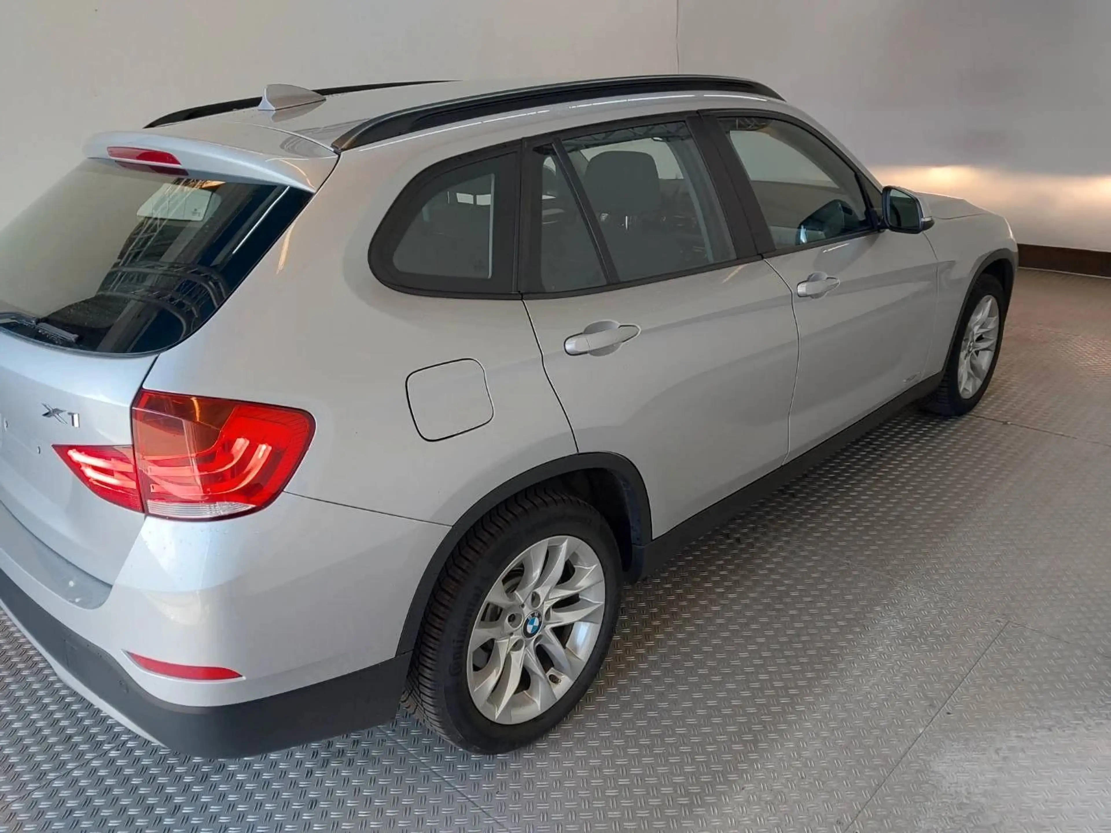 BMW X1 sDrive 18 i **1.HAND/NAVI/SHZ** — photo 6