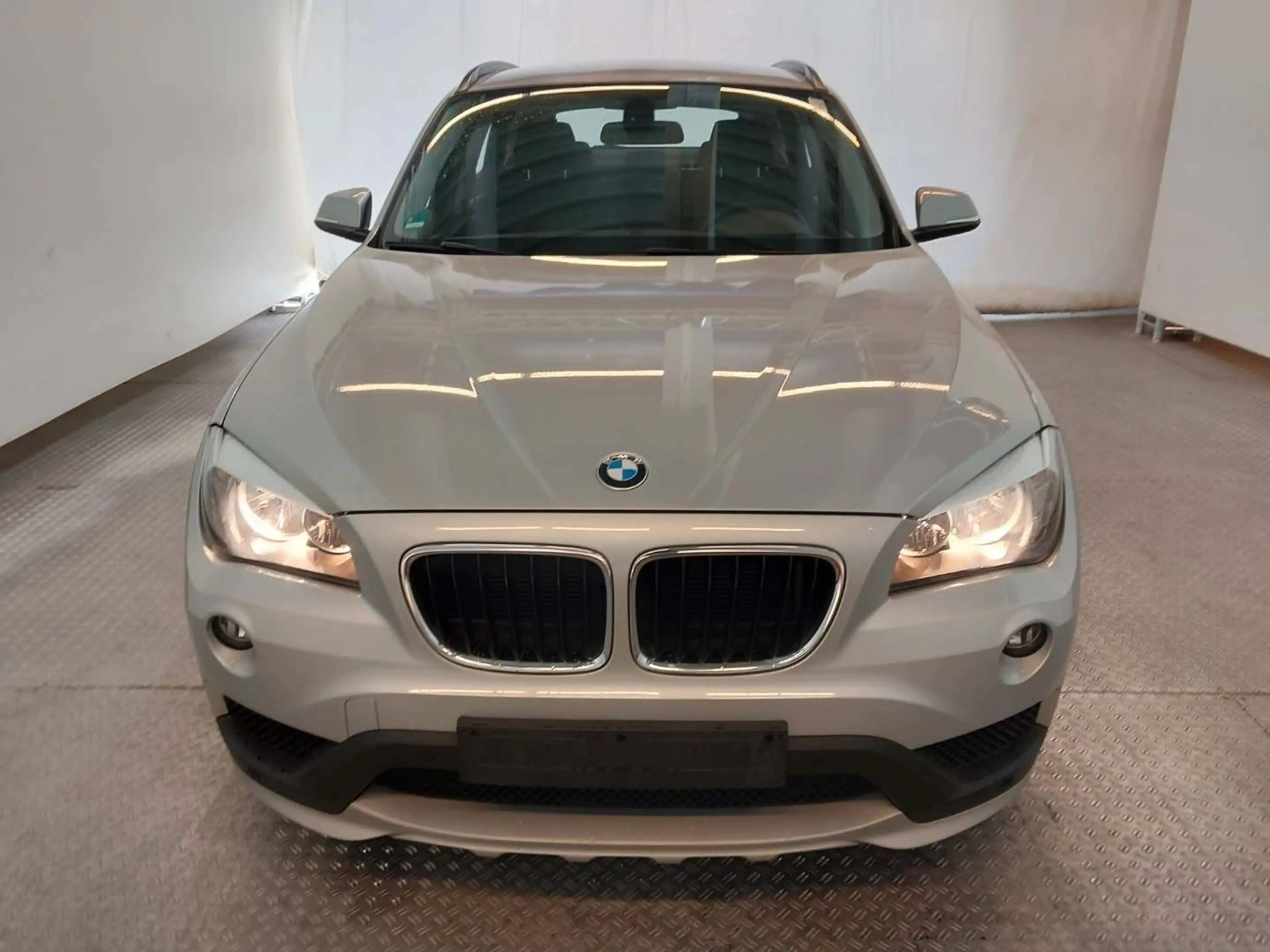 BMW X1 sDrive 18 i **1.HAND/NAVI/SHZ** — photo 2