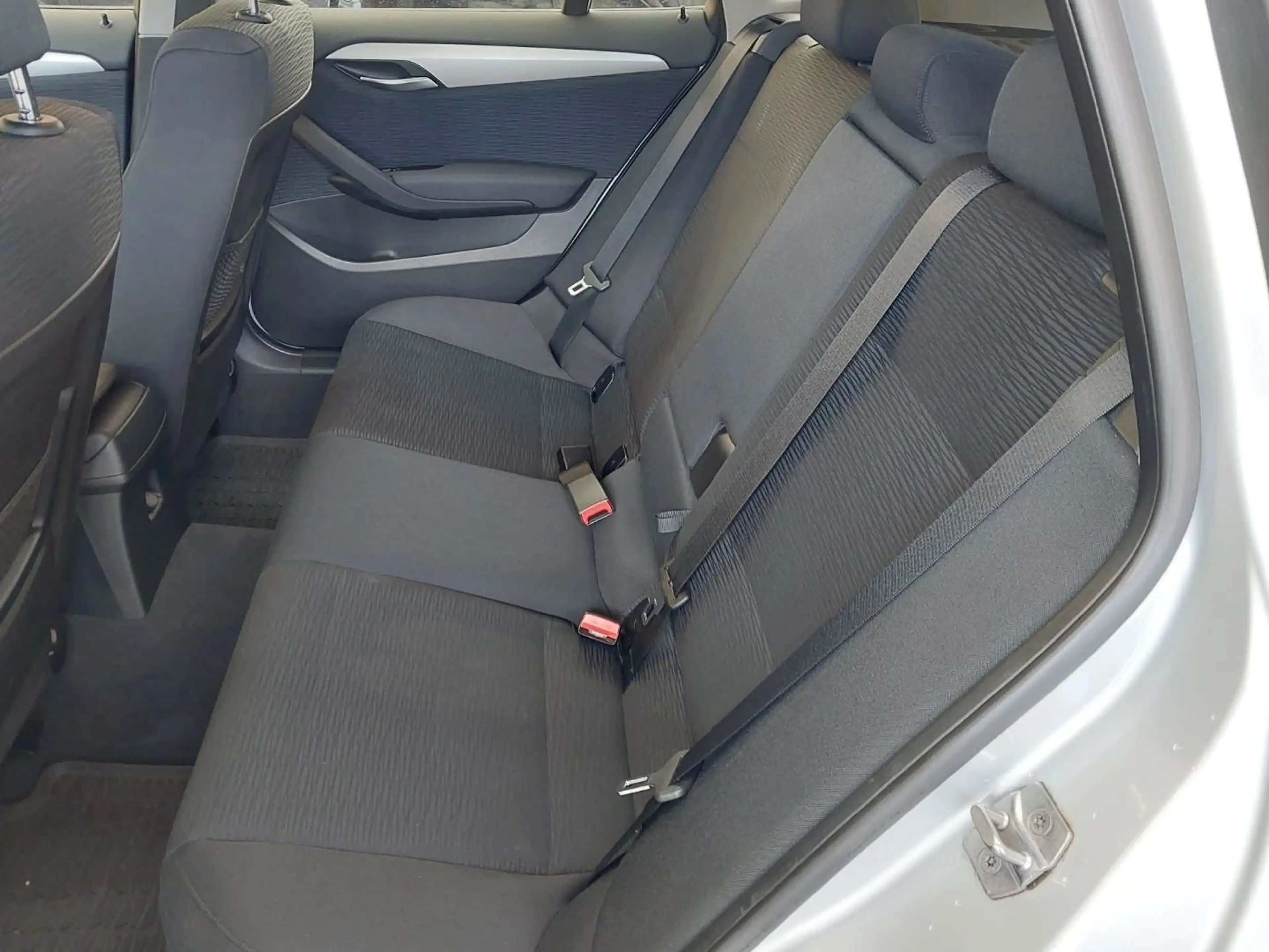 BMW X1 sDrive 18 i **1.HAND/NAVI/SHZ** — photo 14