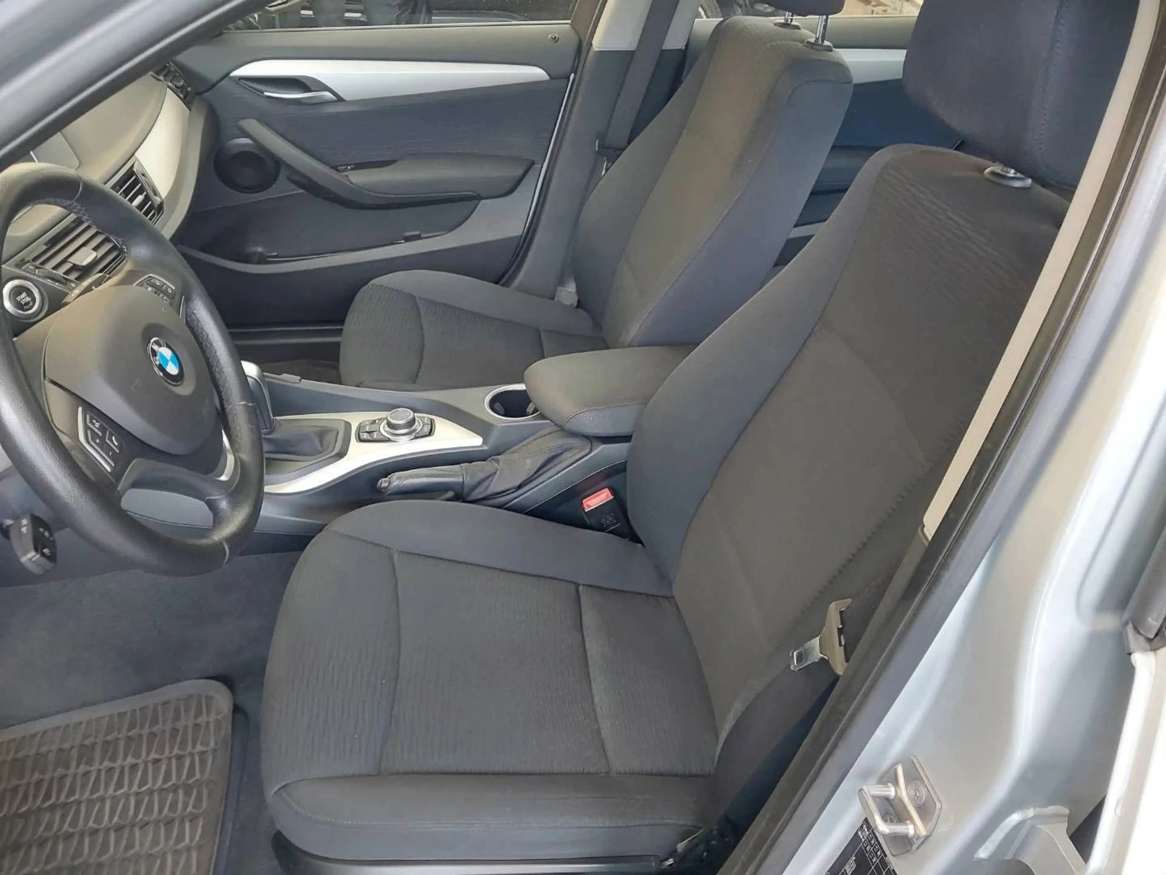 BMW X1 sDrive 18 i **1.HAND/NAVI/SHZ** — photo 11