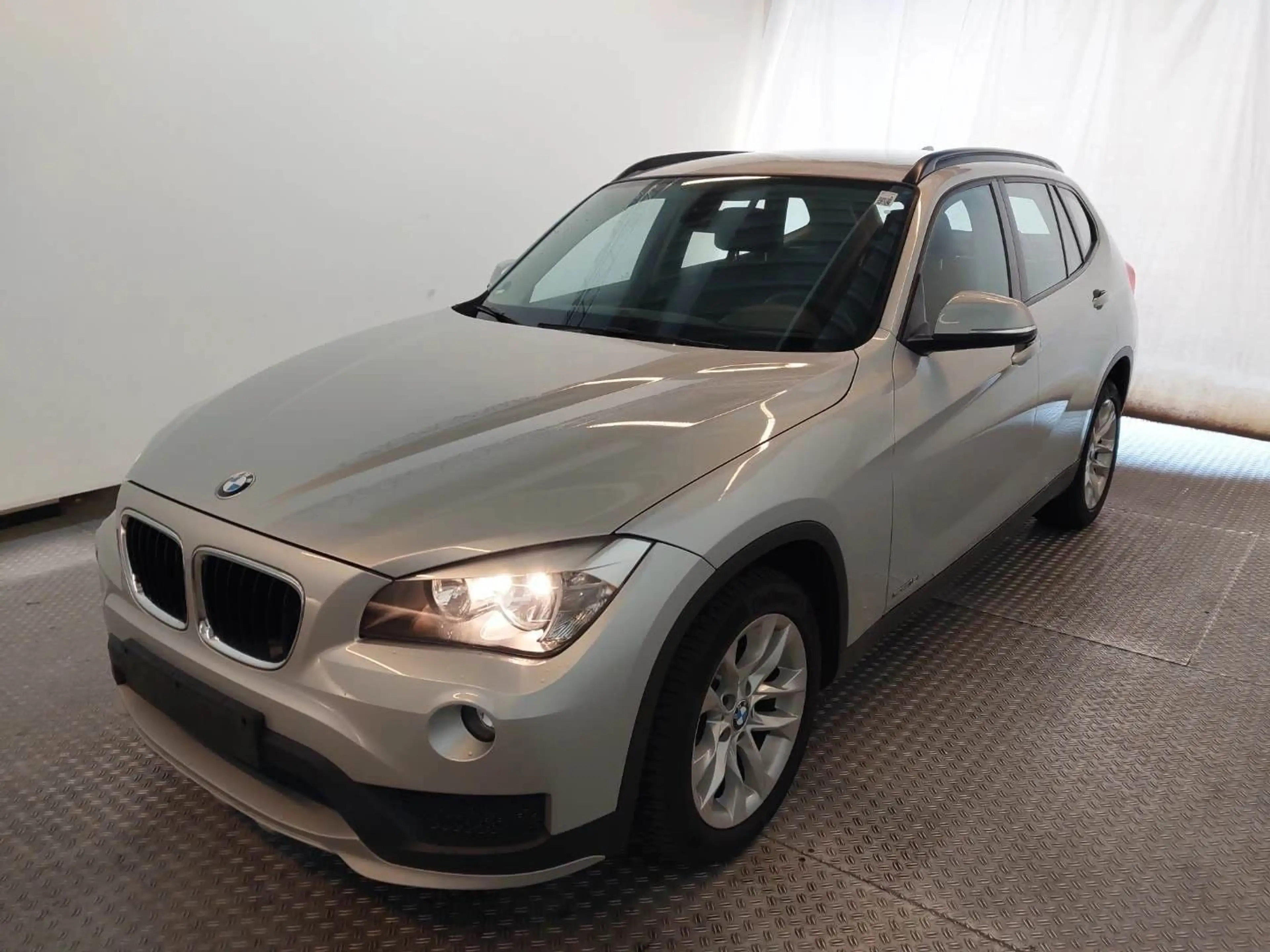 BMW X1 sDrive 18 i **1.HAND/NAVI/SHZ**
