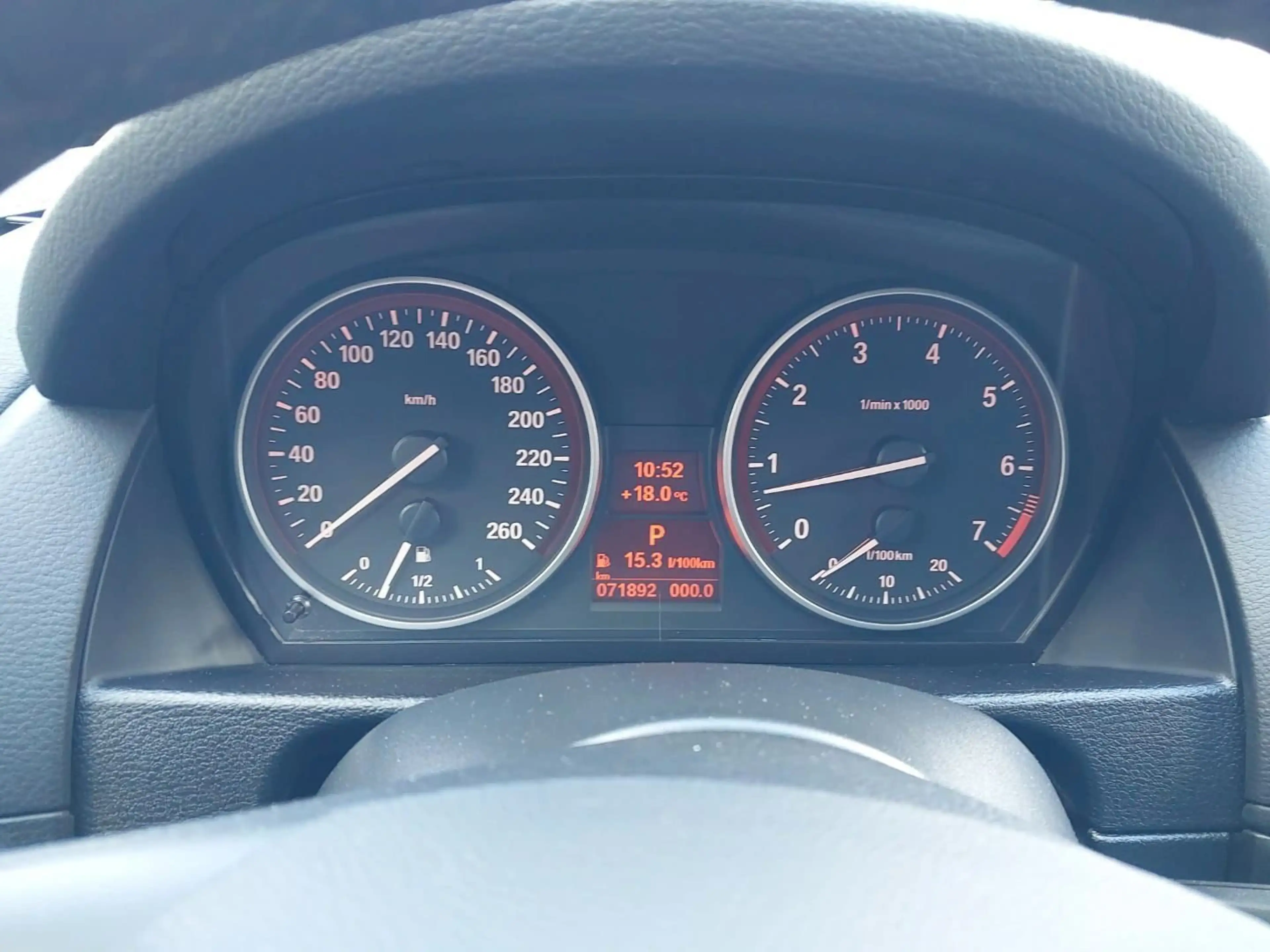 BMW X1 sDrive 18 i **1.HAND/NAVI/SHZ** — photo 18