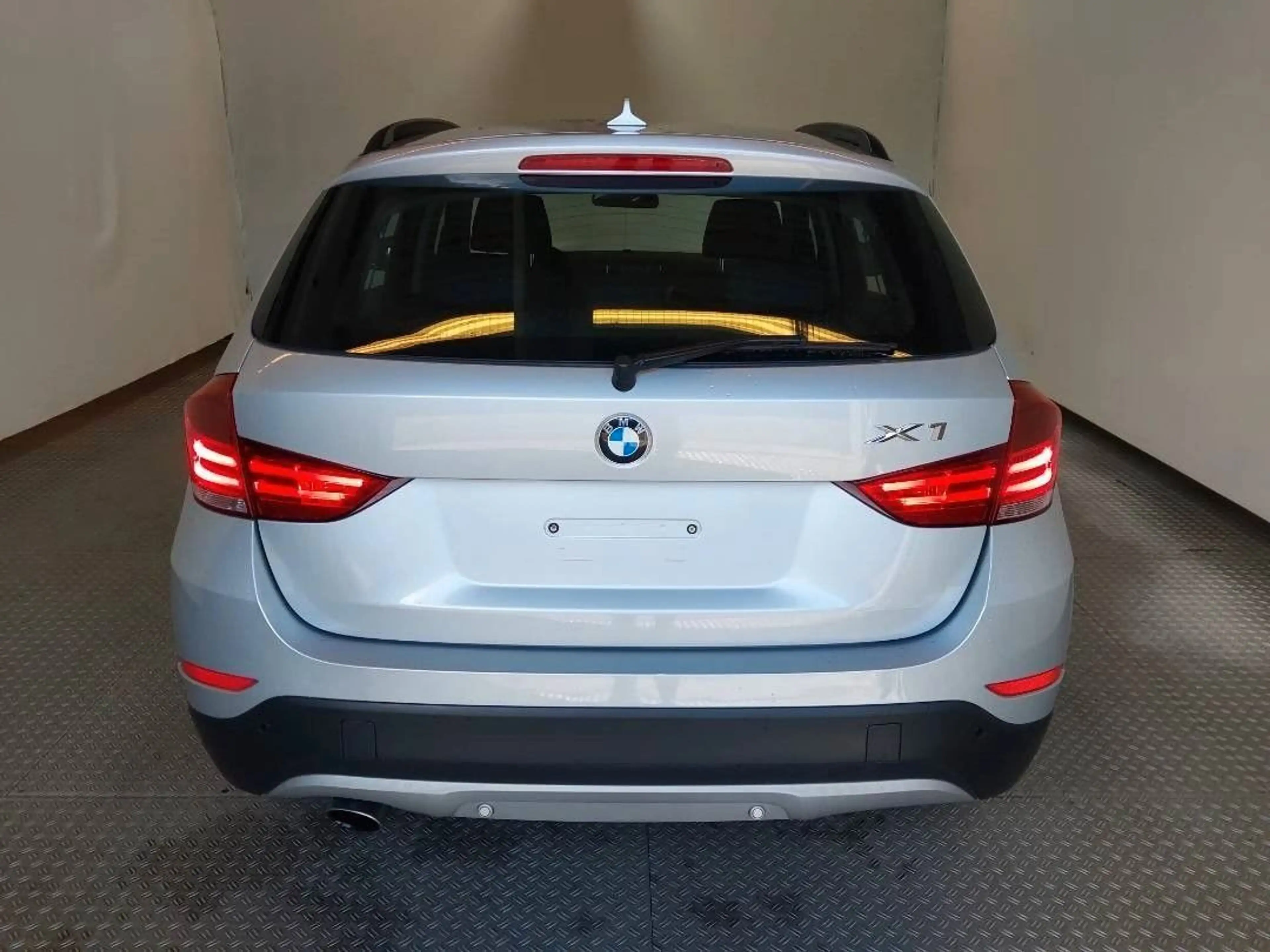BMW X1 sDrive 18 i **1.HAND/NAVI/SHZ** — photo 5