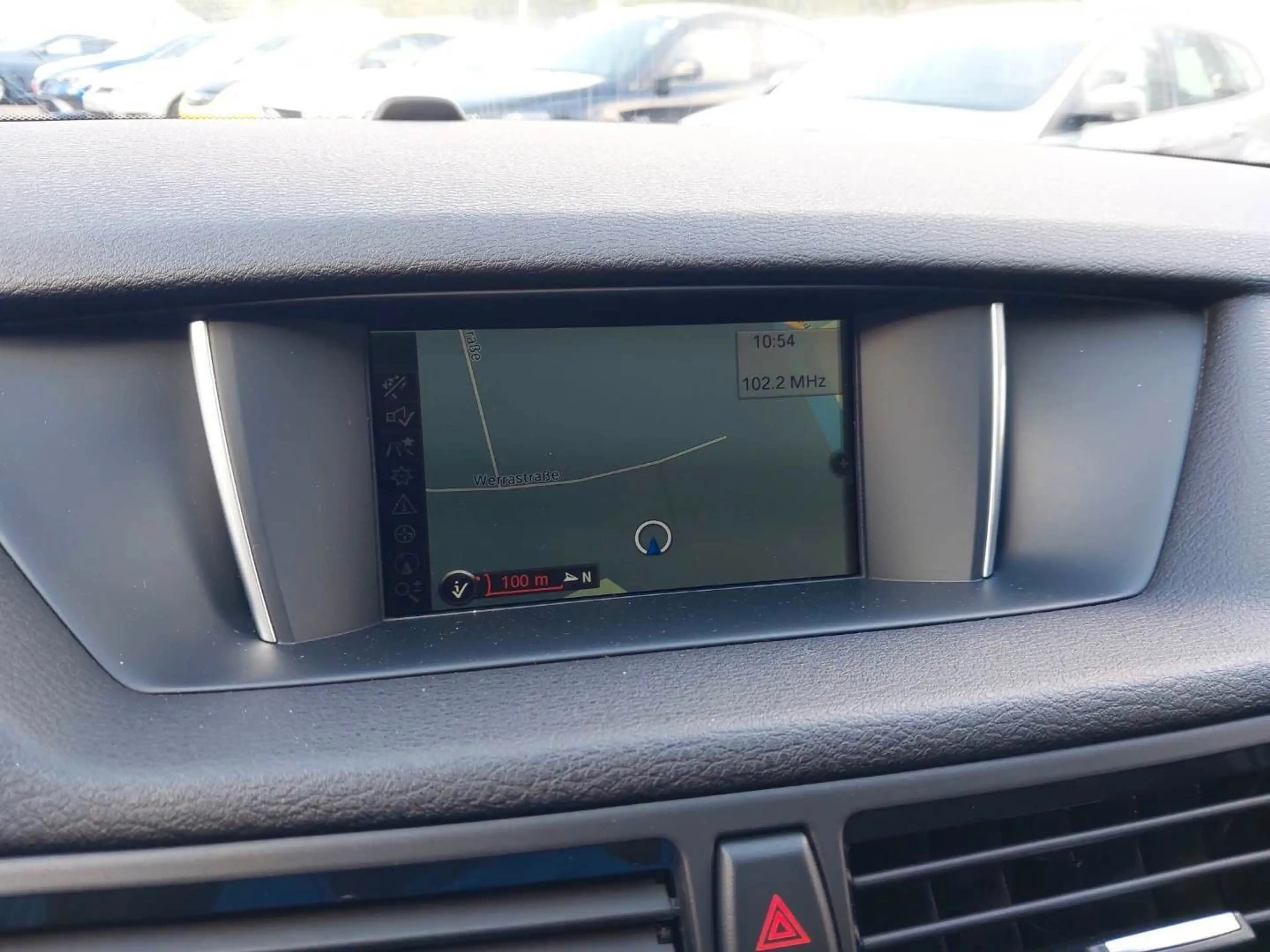 BMW X1 sDrive 18 i **1.HAND/NAVI/SHZ** — photo 16
