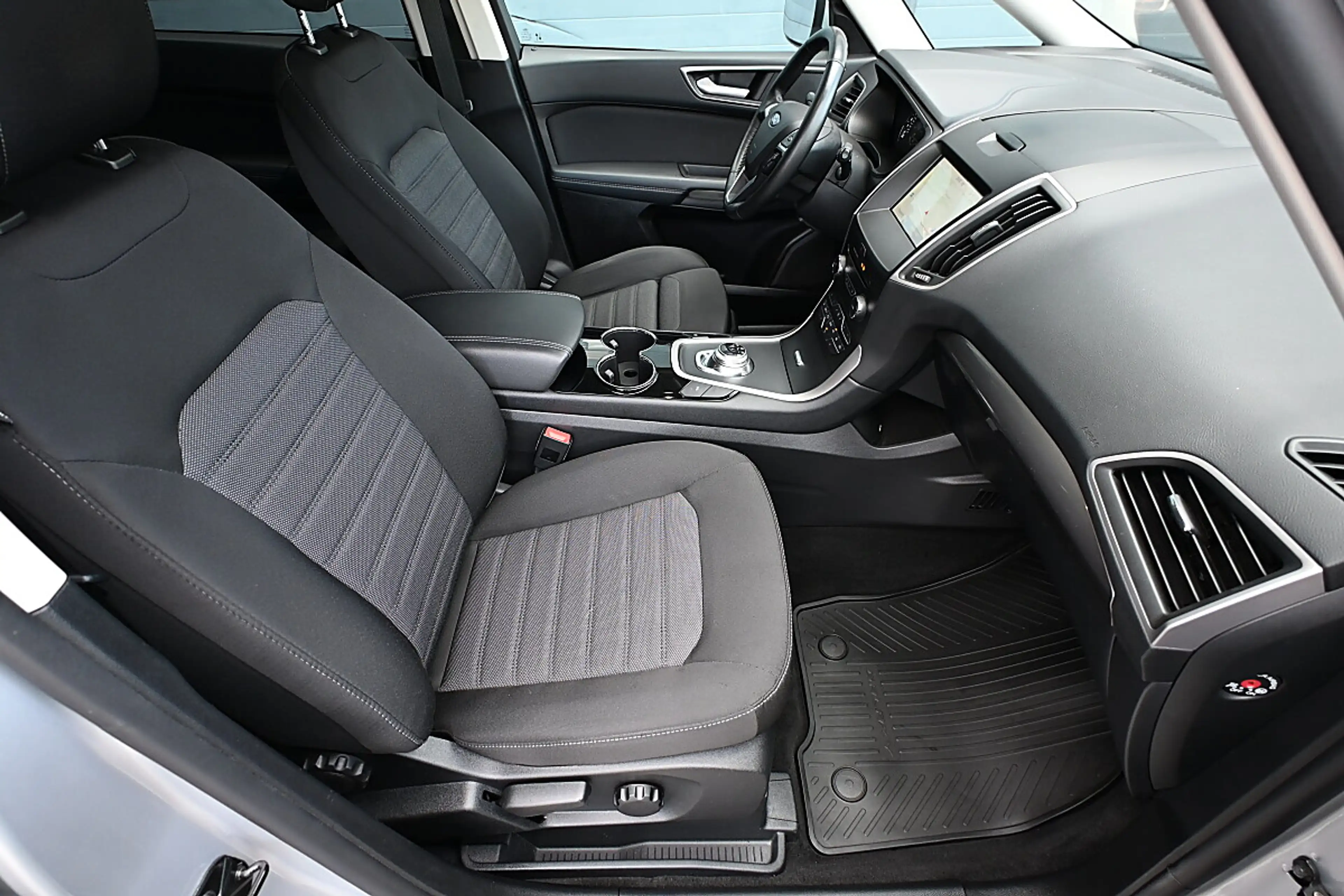 Ford Galaxy 2,5 Duratec Hybrid Trend Aut. ACC, adapt. LED, ... — photo 5