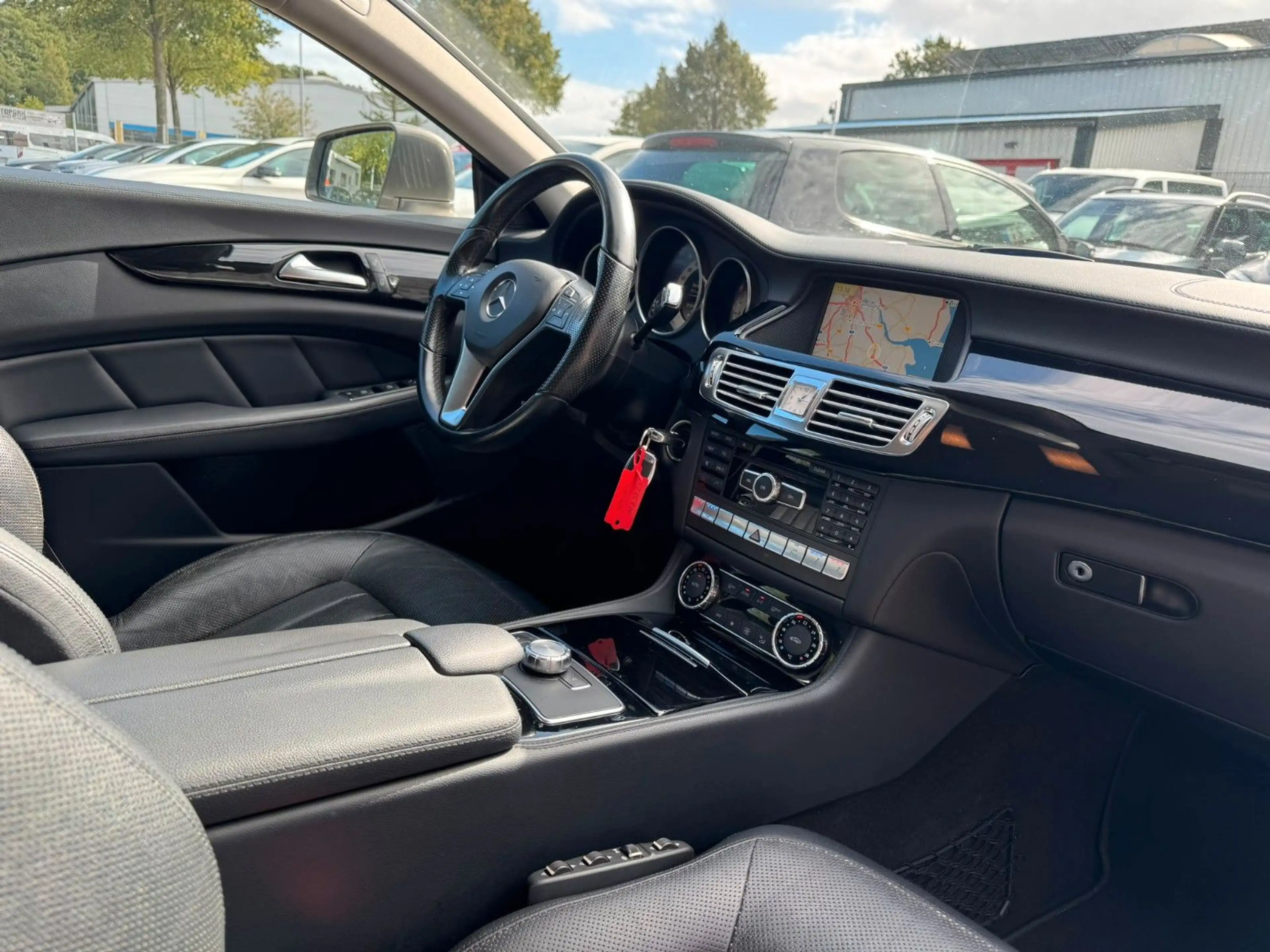 Mercedes-Benz CLS 350 CDI LEDER°TWA°SITZB°MASSAGE°PDC°LED°SH — photo 14