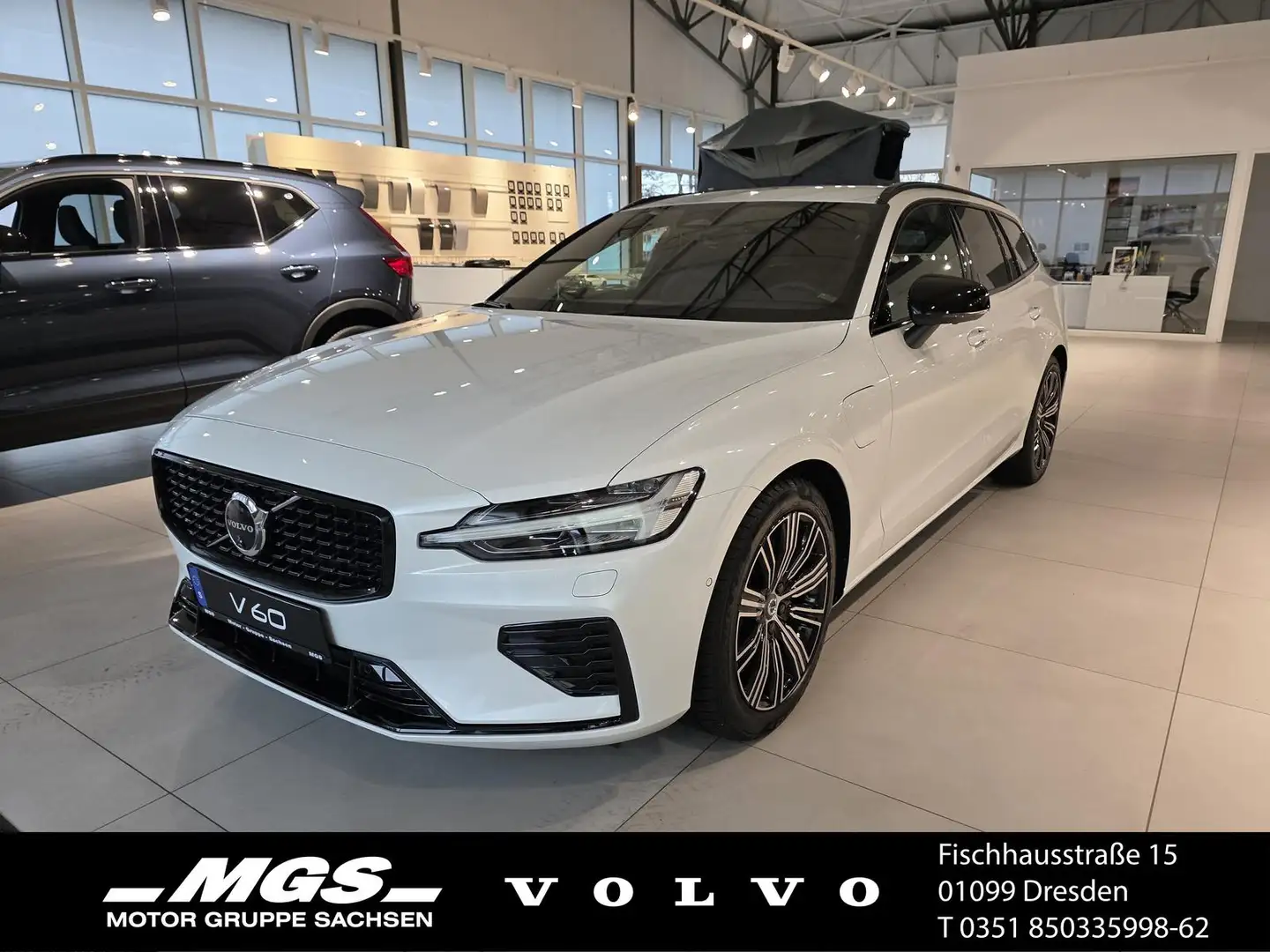 Volvo V60 Plus Dark Recharge Plug-In Hybrid AWD Blanc - 1