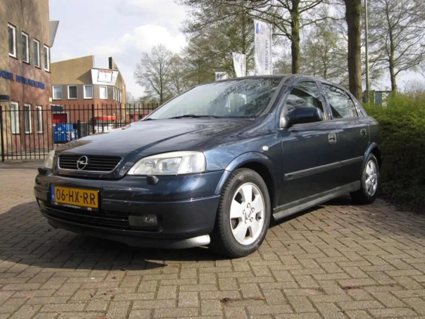 Opel Astra 1.8-16V Elegance Blau - 1