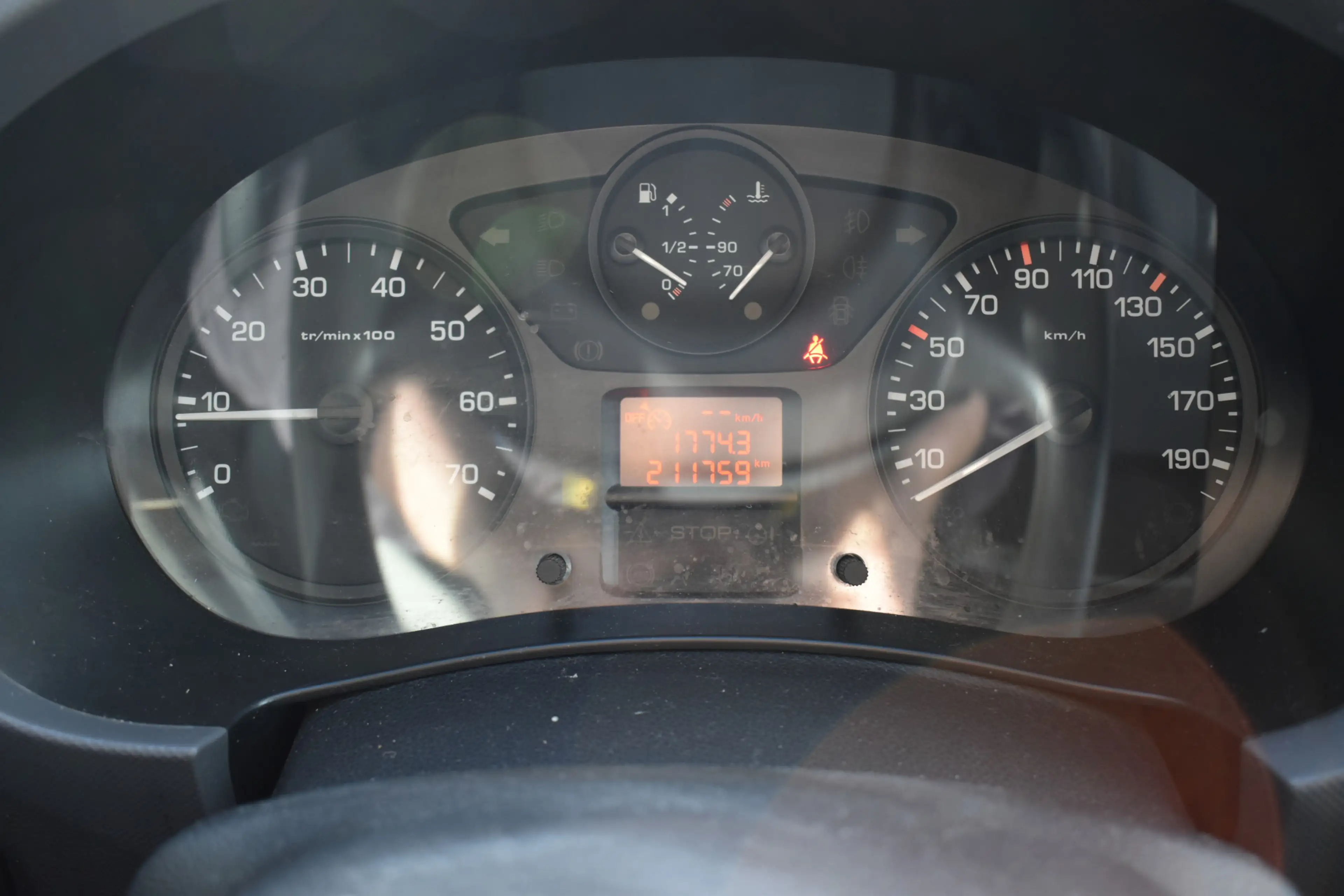 Peugeot Partner 120 1.6 BlueHDi 100 L1 XR Premium Pack — photo 9