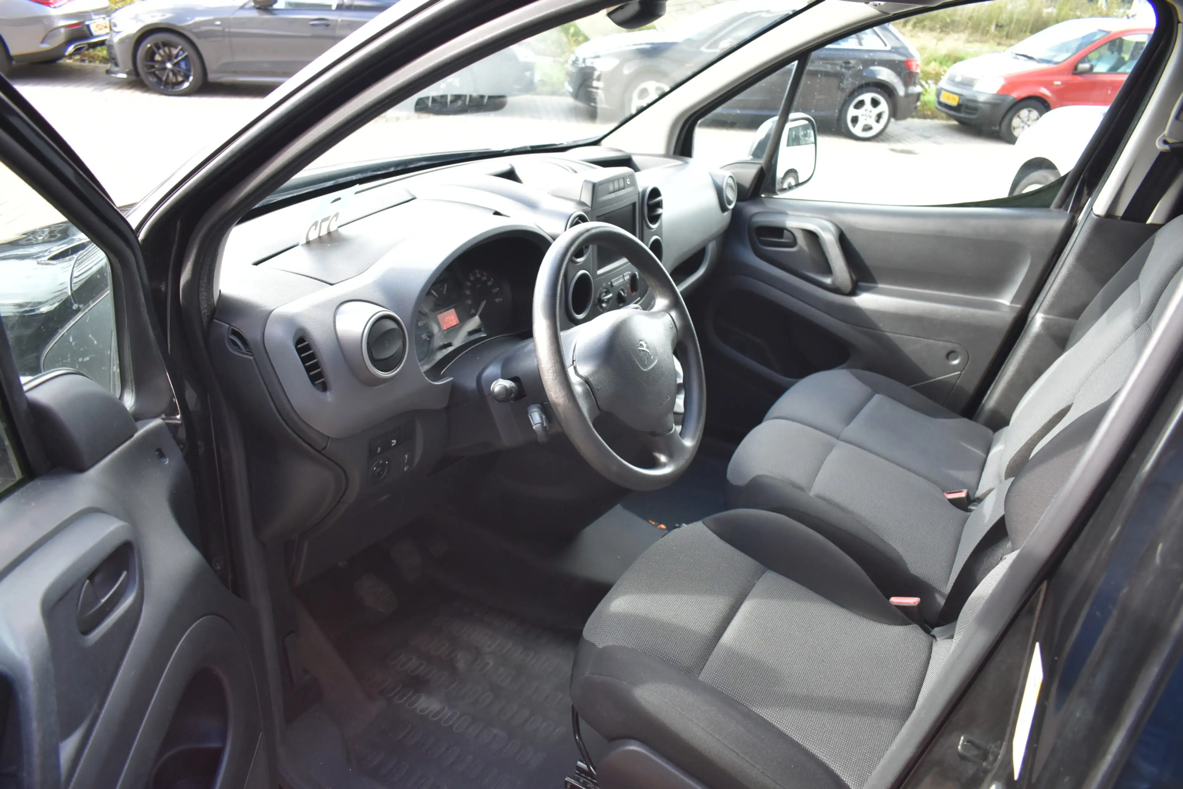 Peugeot Partner 120 1.6 BlueHDi 100 L1 XR Premium Pack — photo 7