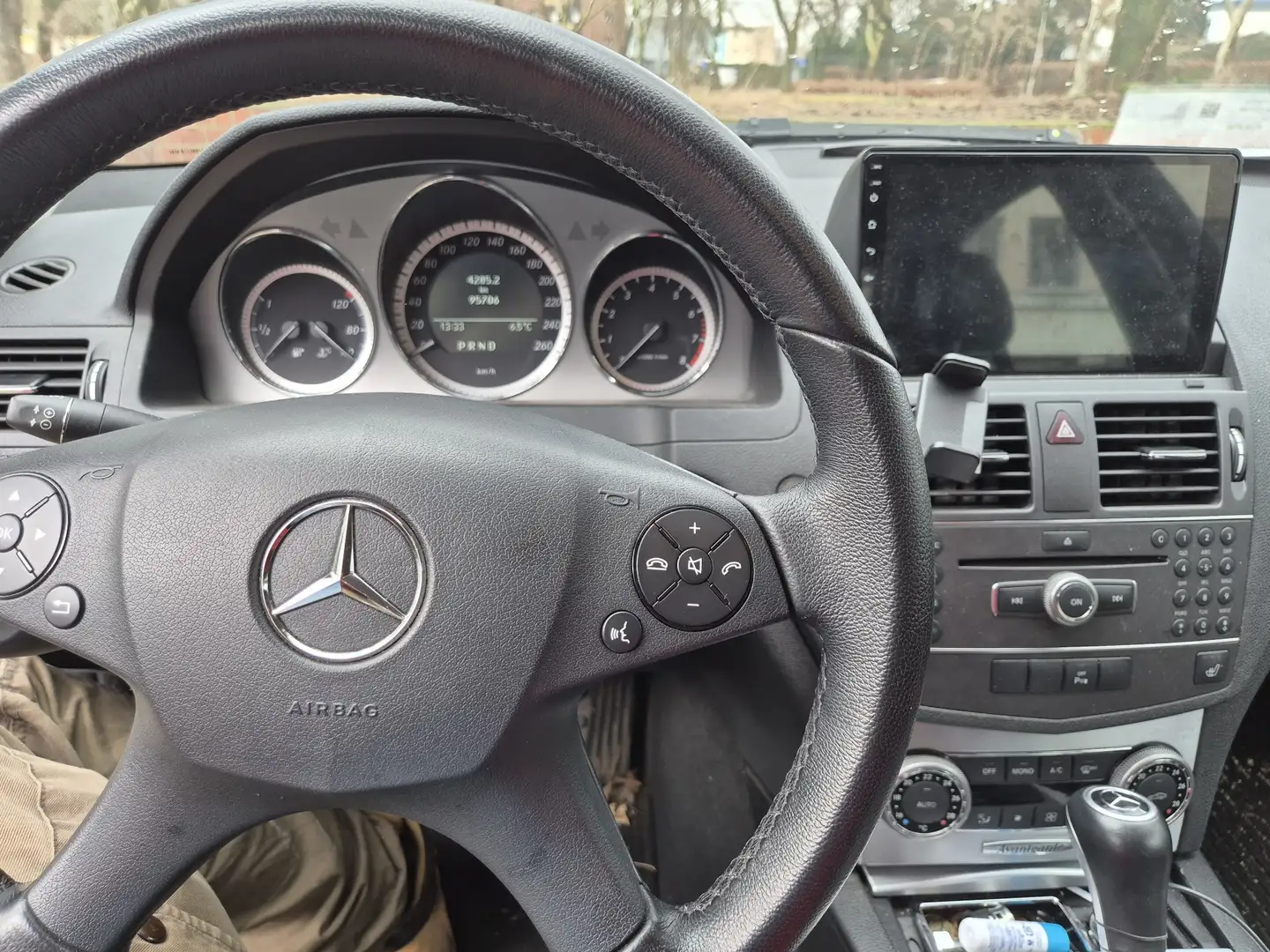 Mercedes-Benz 180 - 1