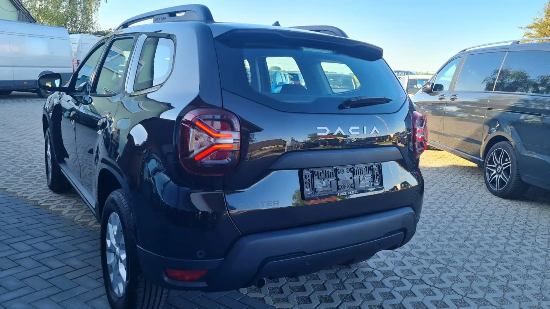 Dacia Duster II Expression Чорний - 1