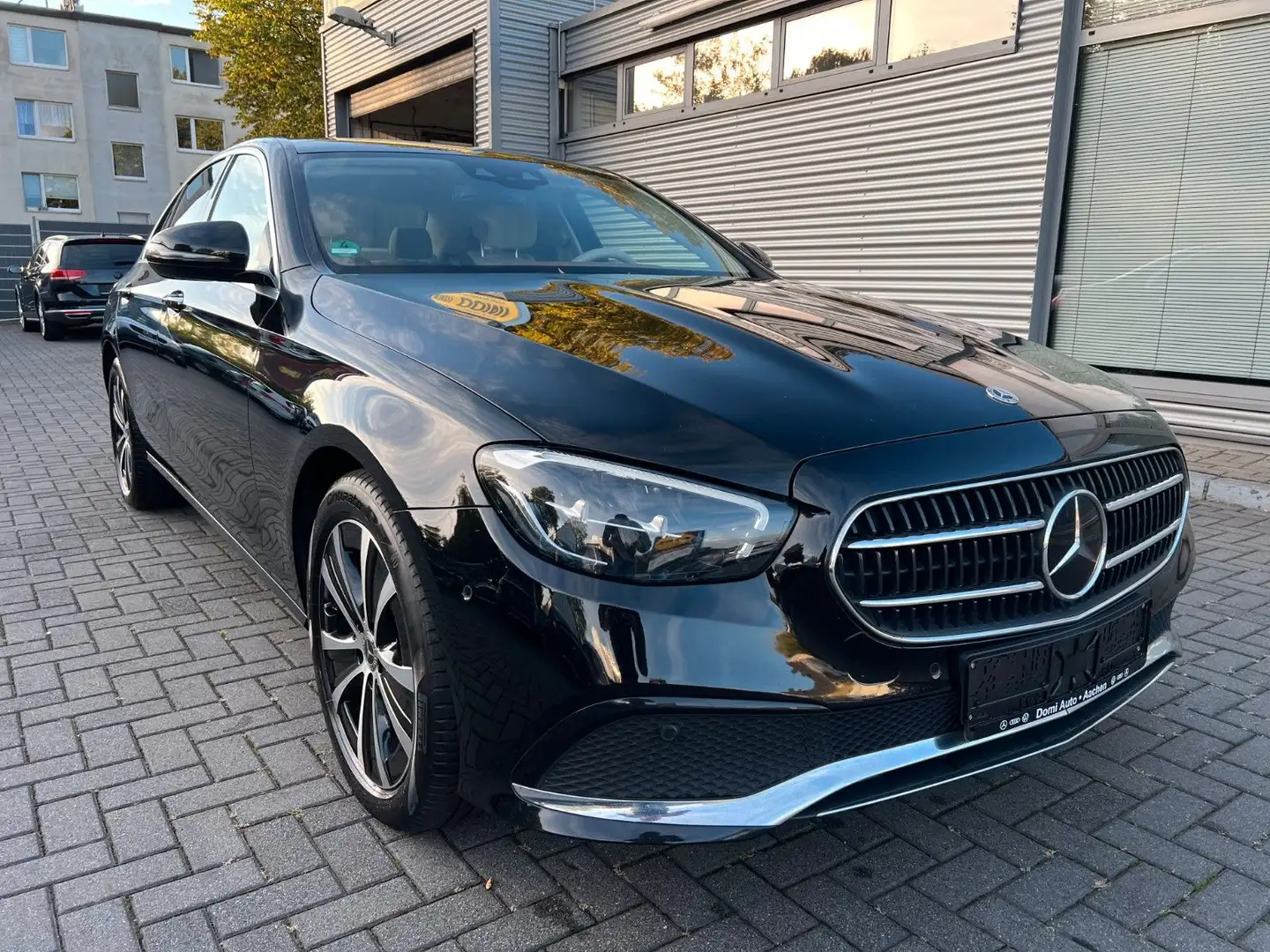Mercedes-Benz E 300 E -Klasse Lim. E 300 de/Designo Schwarz - 1