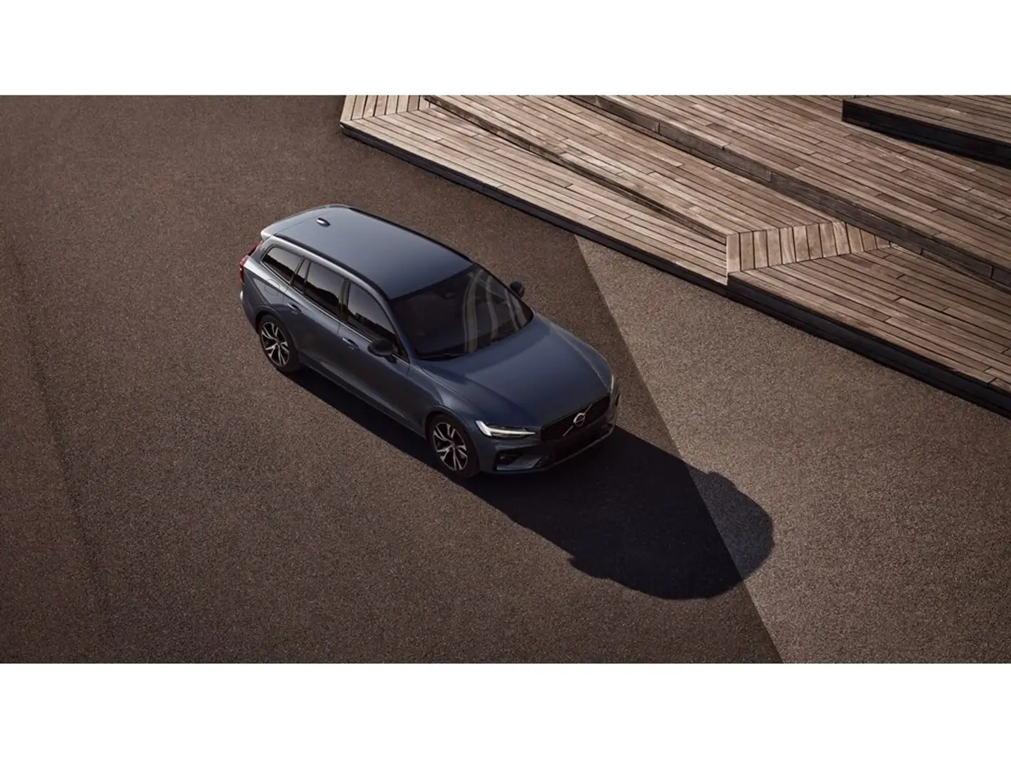 Volvo V60 Plus B3 mild hybrid Benzine Dark Blue - 1