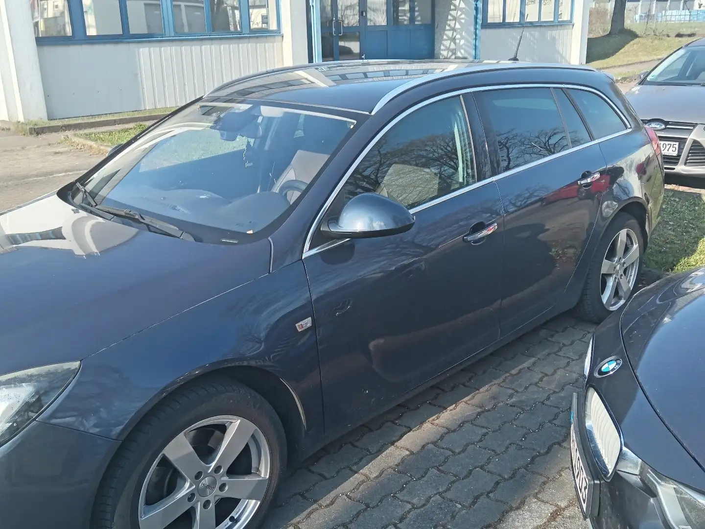 Opel Insignia 1.6 Turbo Sports Tourer Design Edition - 2
