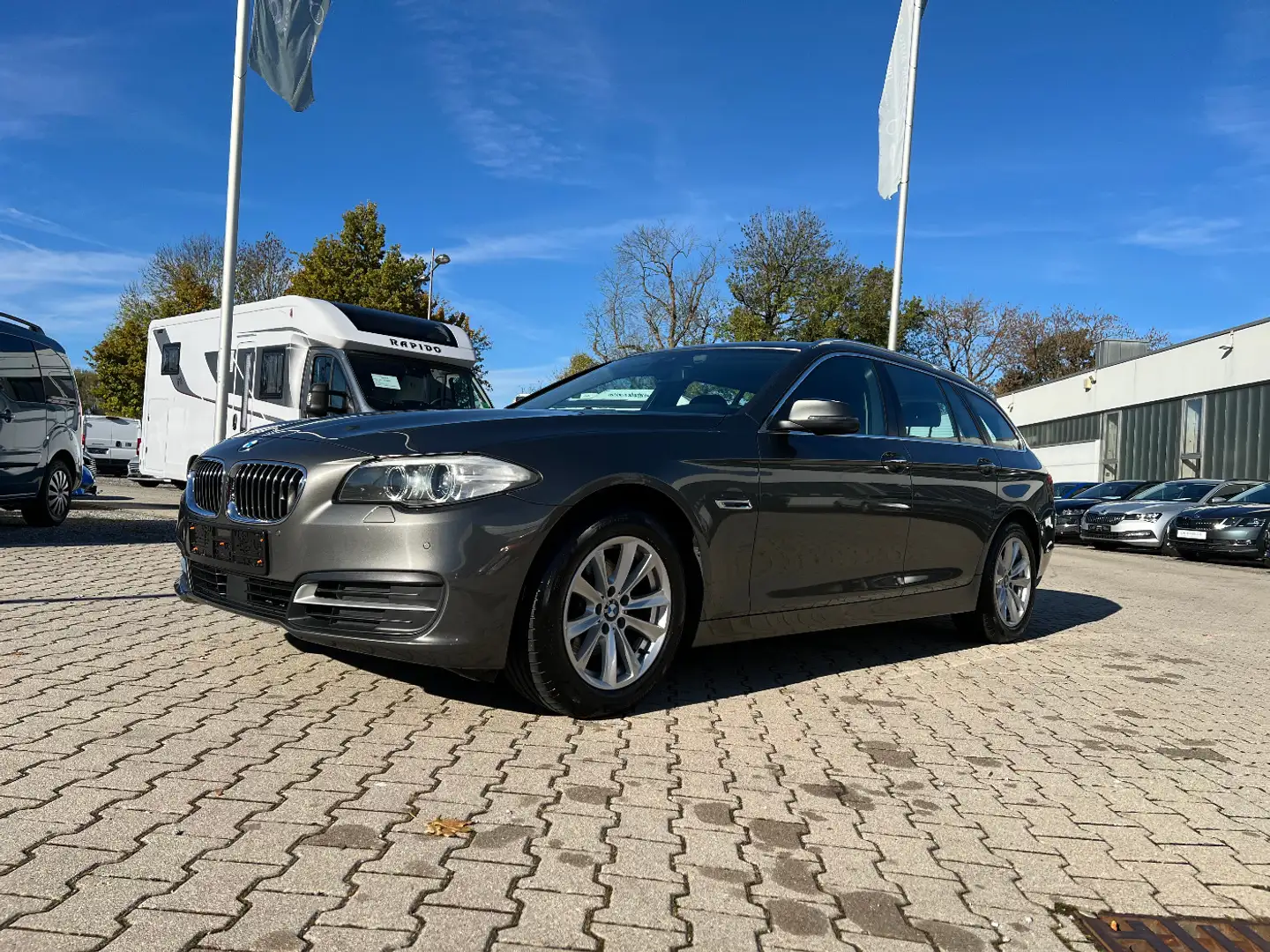 BMW 520 d Touring xDrive *Xenon Navi Standh. Luftf.* Gris - 1
