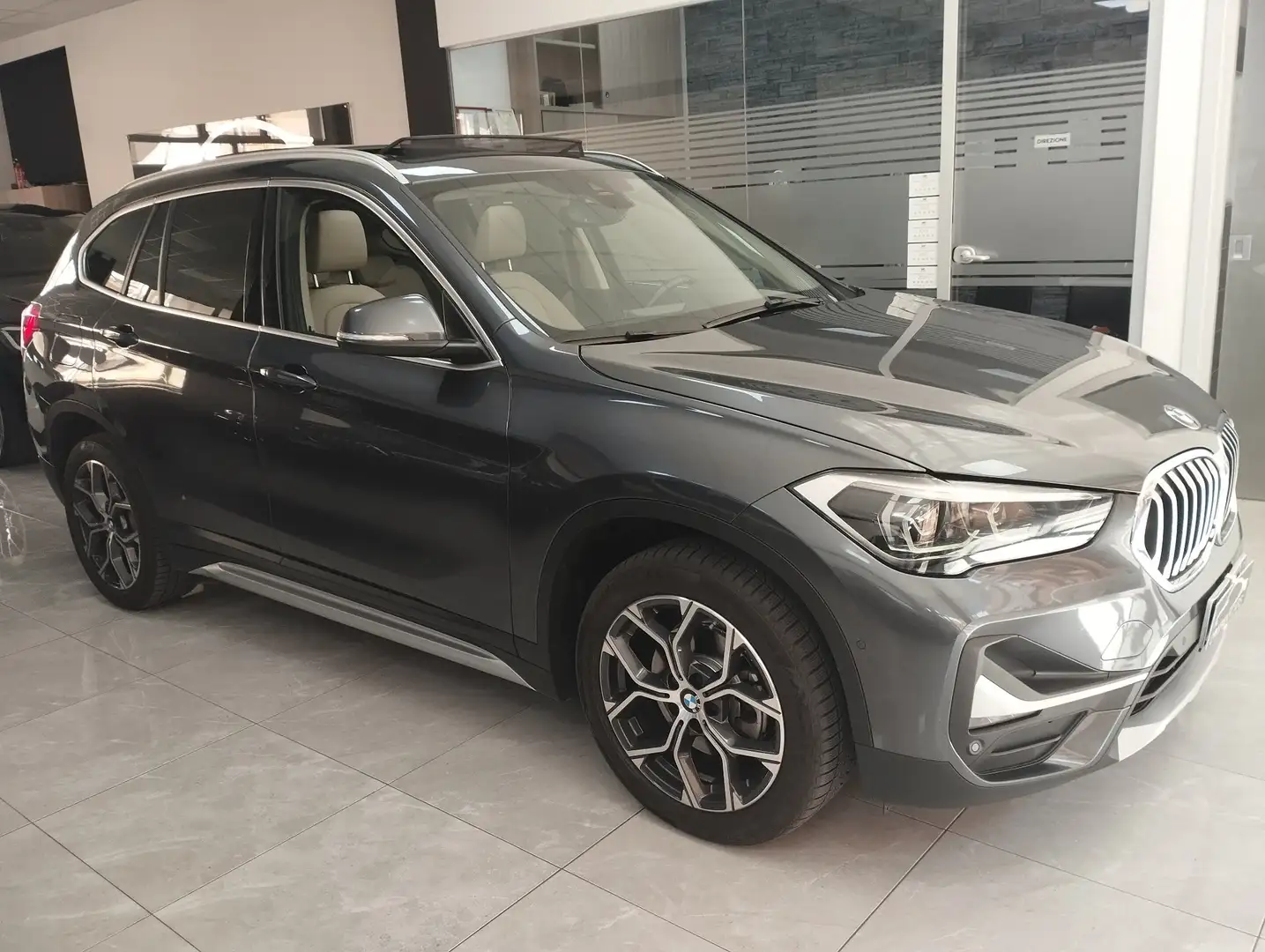 BMW X1 xdrive18d xLine Plus auto tetto - 1