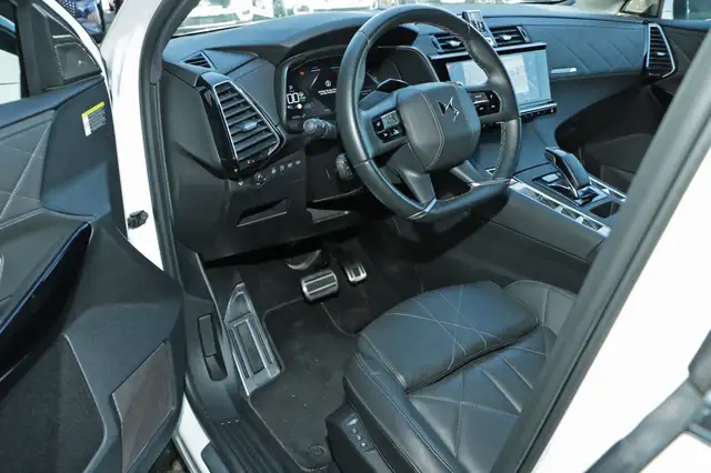 DS Automobiles DS 7 Crossback view 9