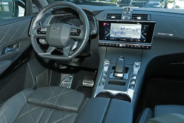 DS Automobiles DS 7 Crossback view 10