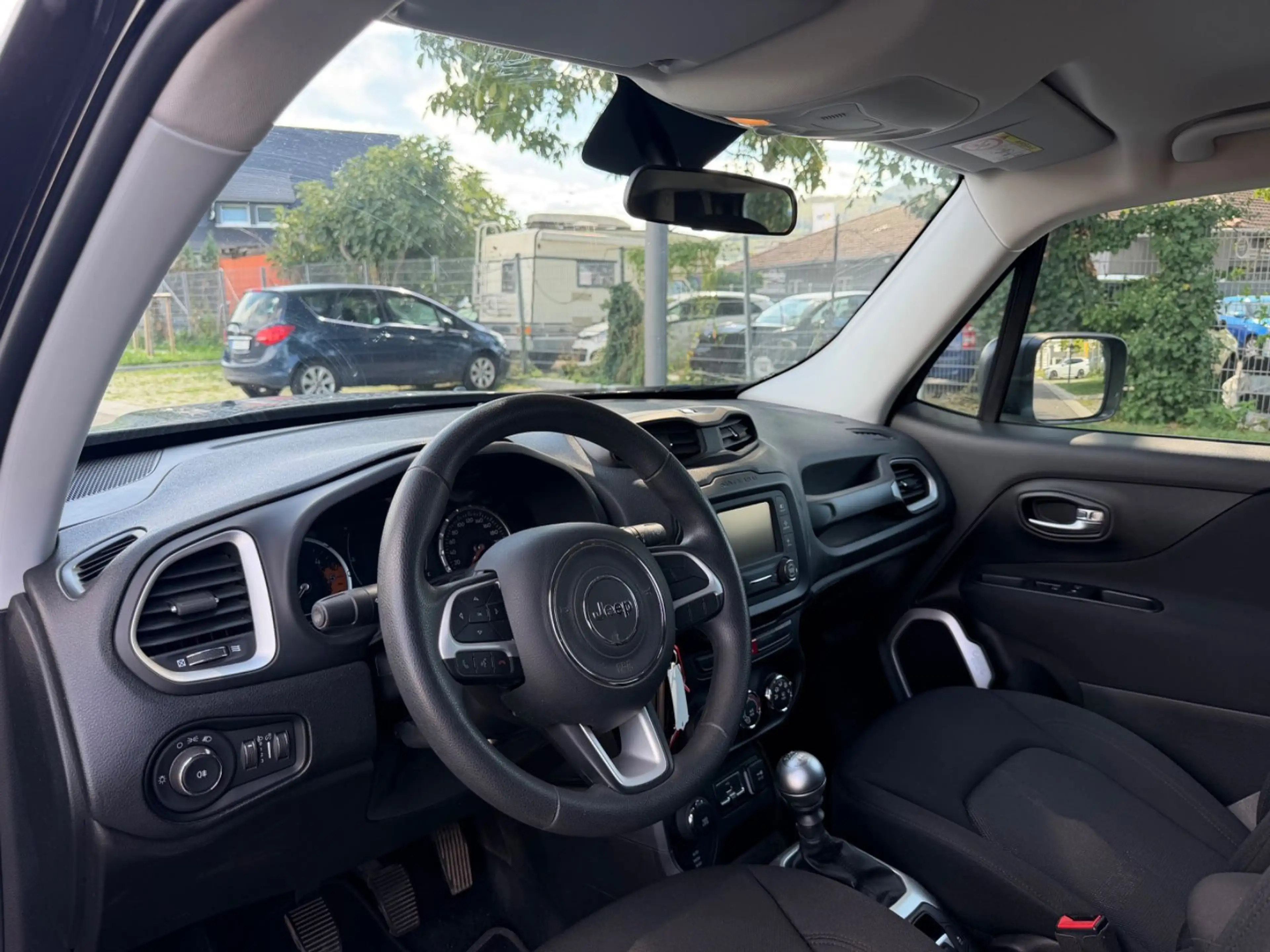 Jeep Renegade Sport FWD — photo 10