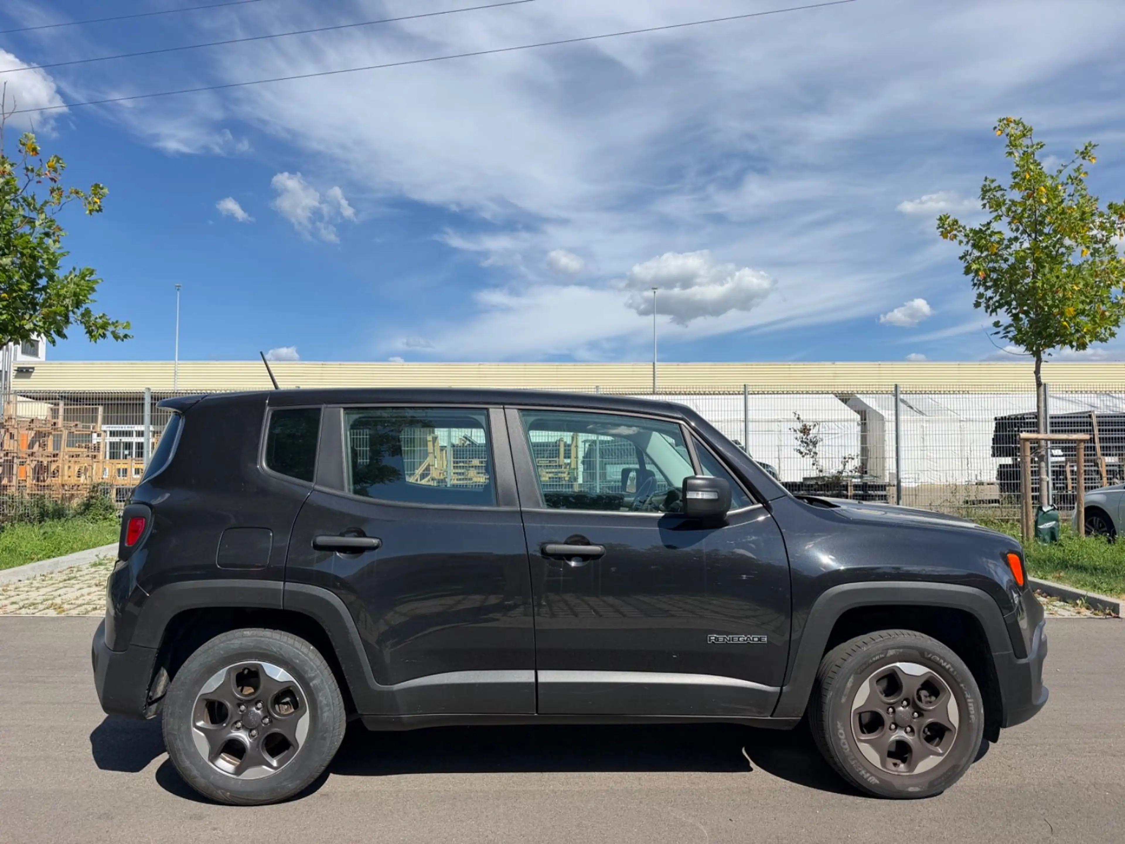 Jeep Renegade Sport FWD — photo 8