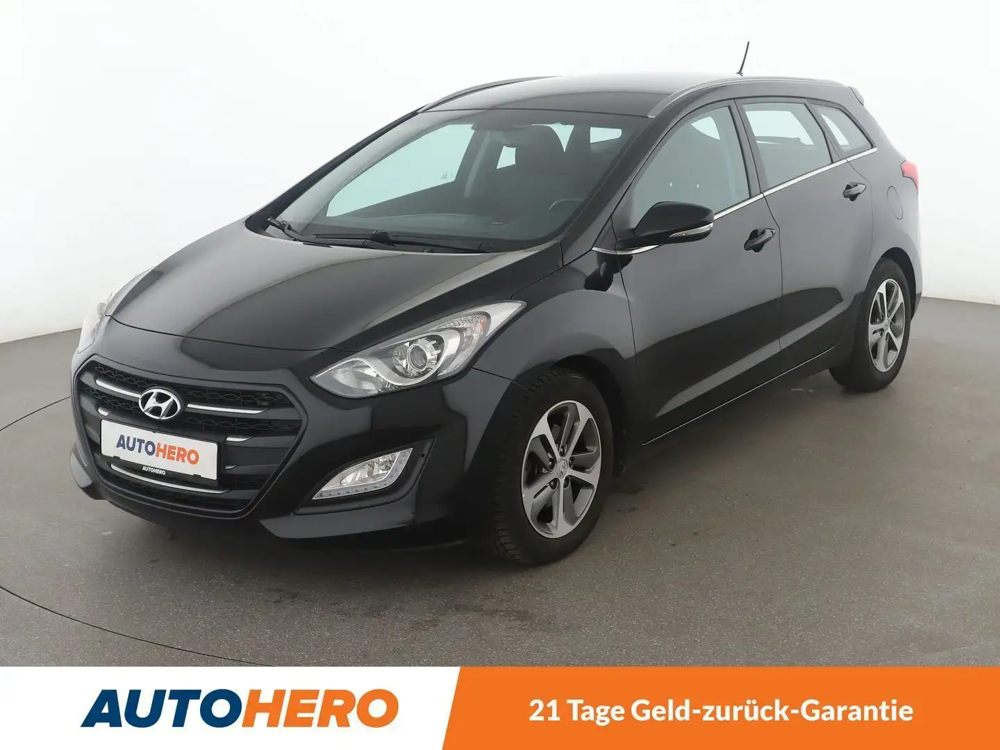 Hyundai i30 1.6 CRDi Trend Black - 1