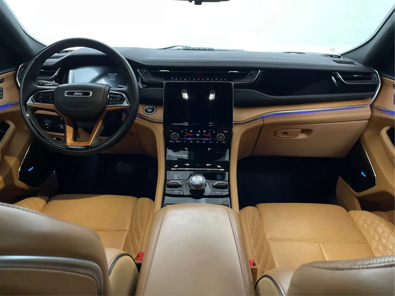 Jeep Grand Cherokee снимка Jeep Grand Cherokee