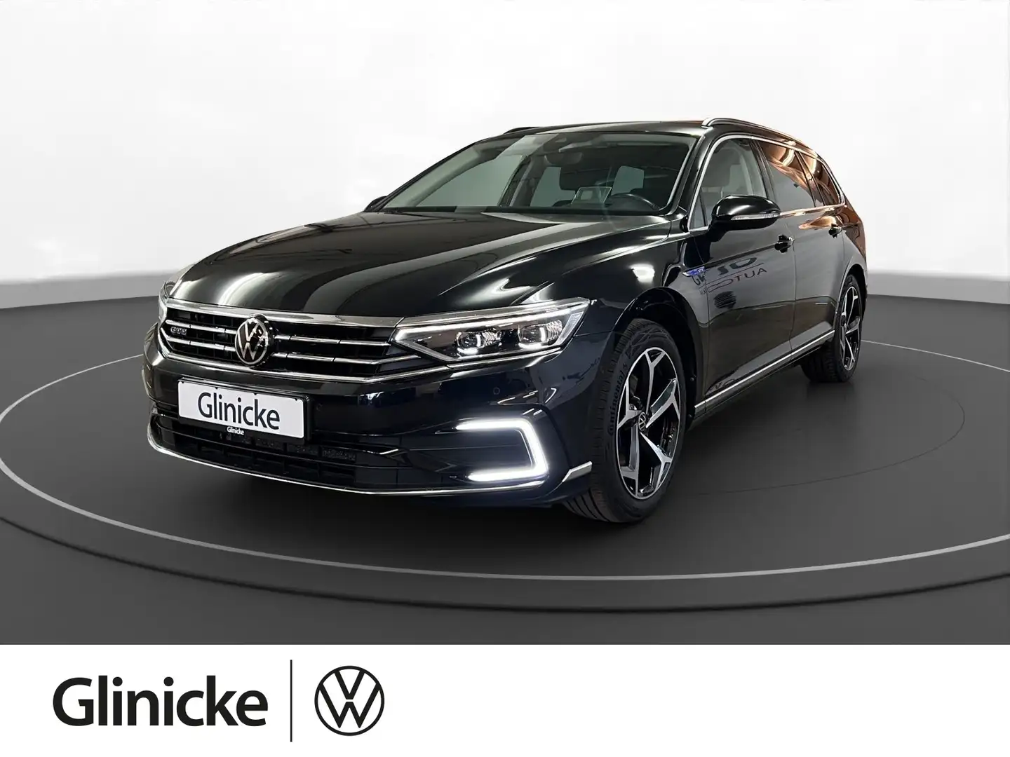Volkswagen Passat Variant GTE AHK Matrix LM 18" Navi RFK AC Noir - 1