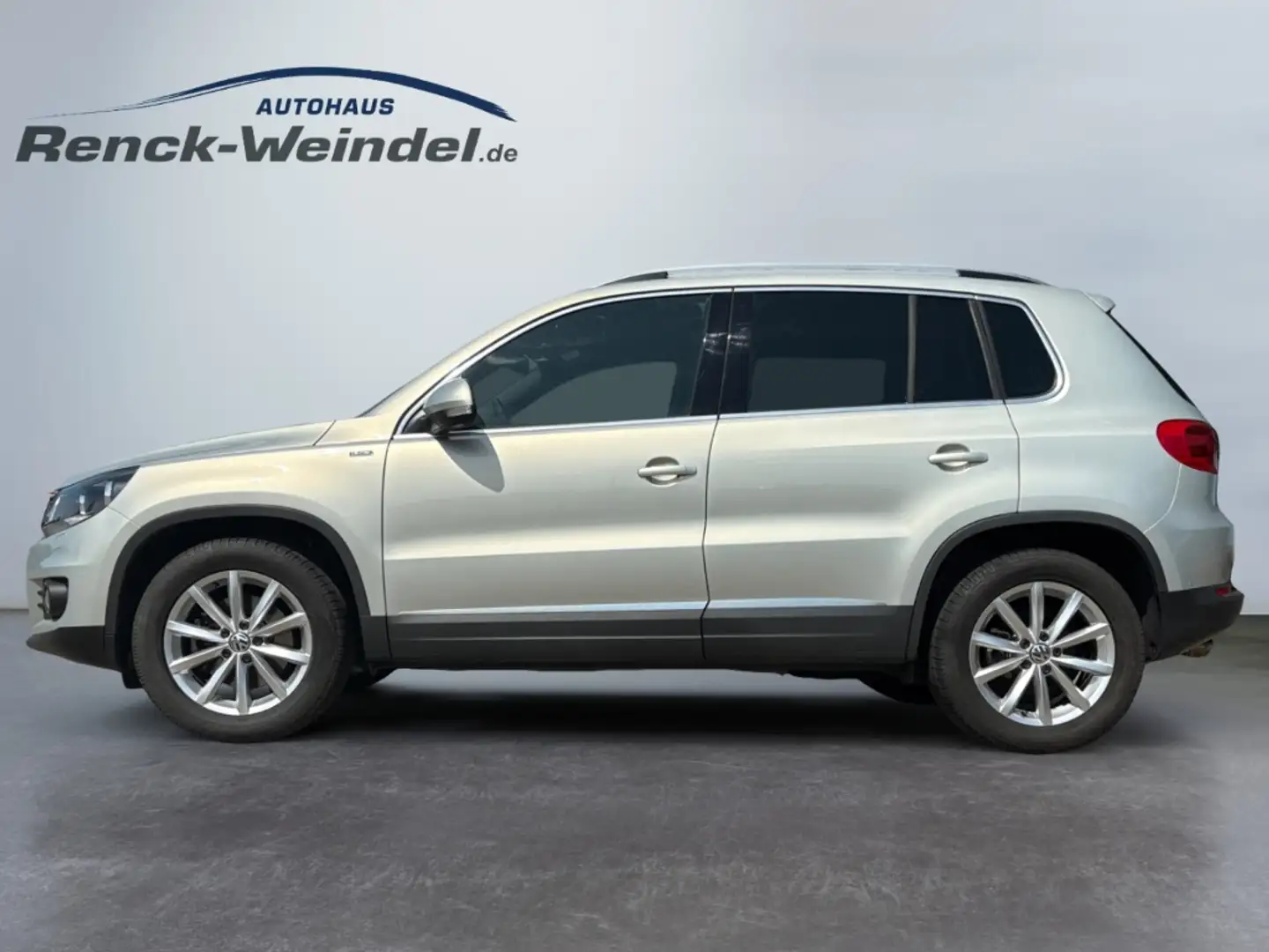 Volkswagen Tiguan Lounge Sport & Style BMT 1.4 TSI Navi Mehrzonenkli Silber - 2