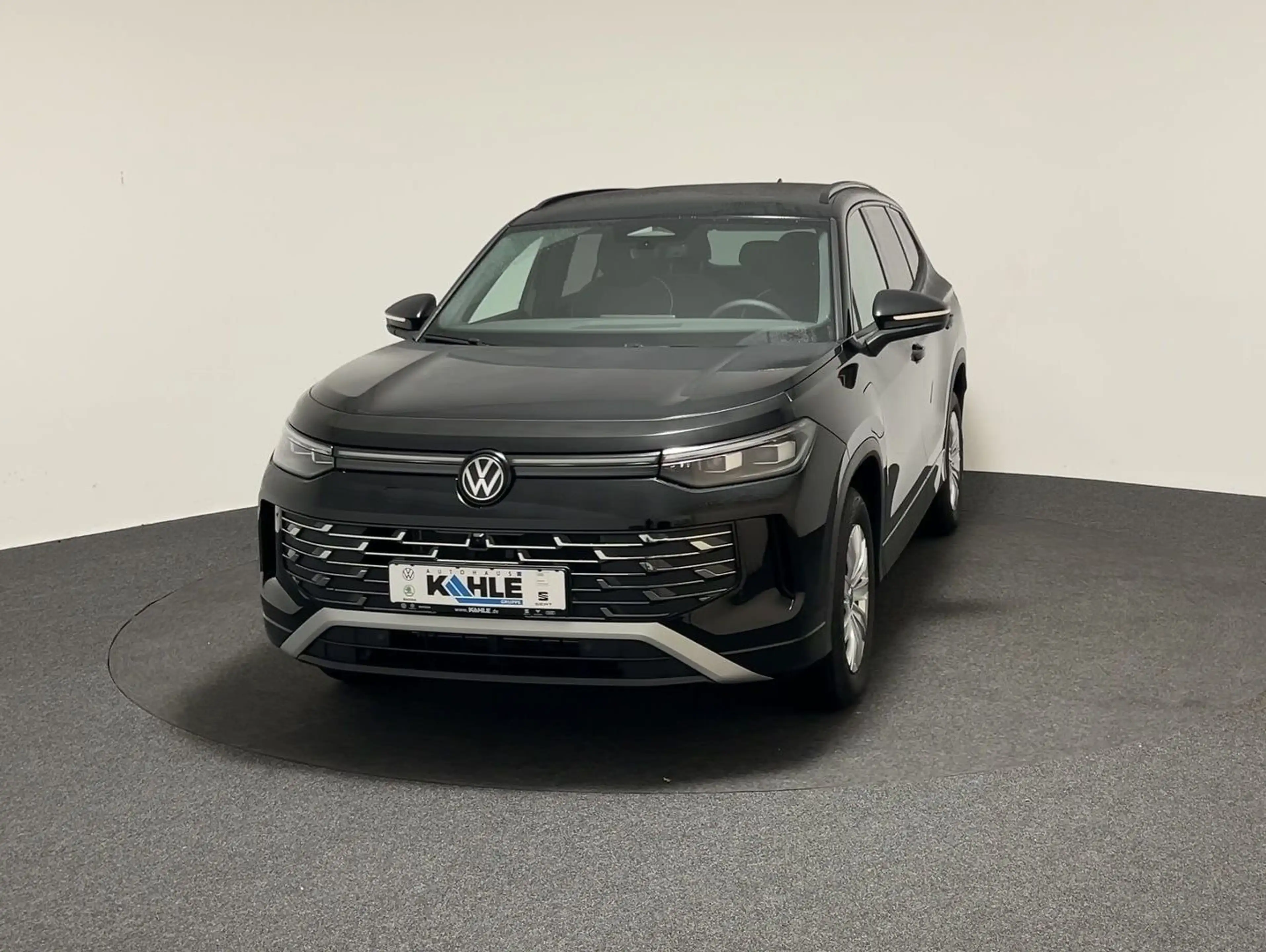 Volkswagen Tayron Elegance 1.5 l eHybrid CarPlay Pano Hyb. — photo 4