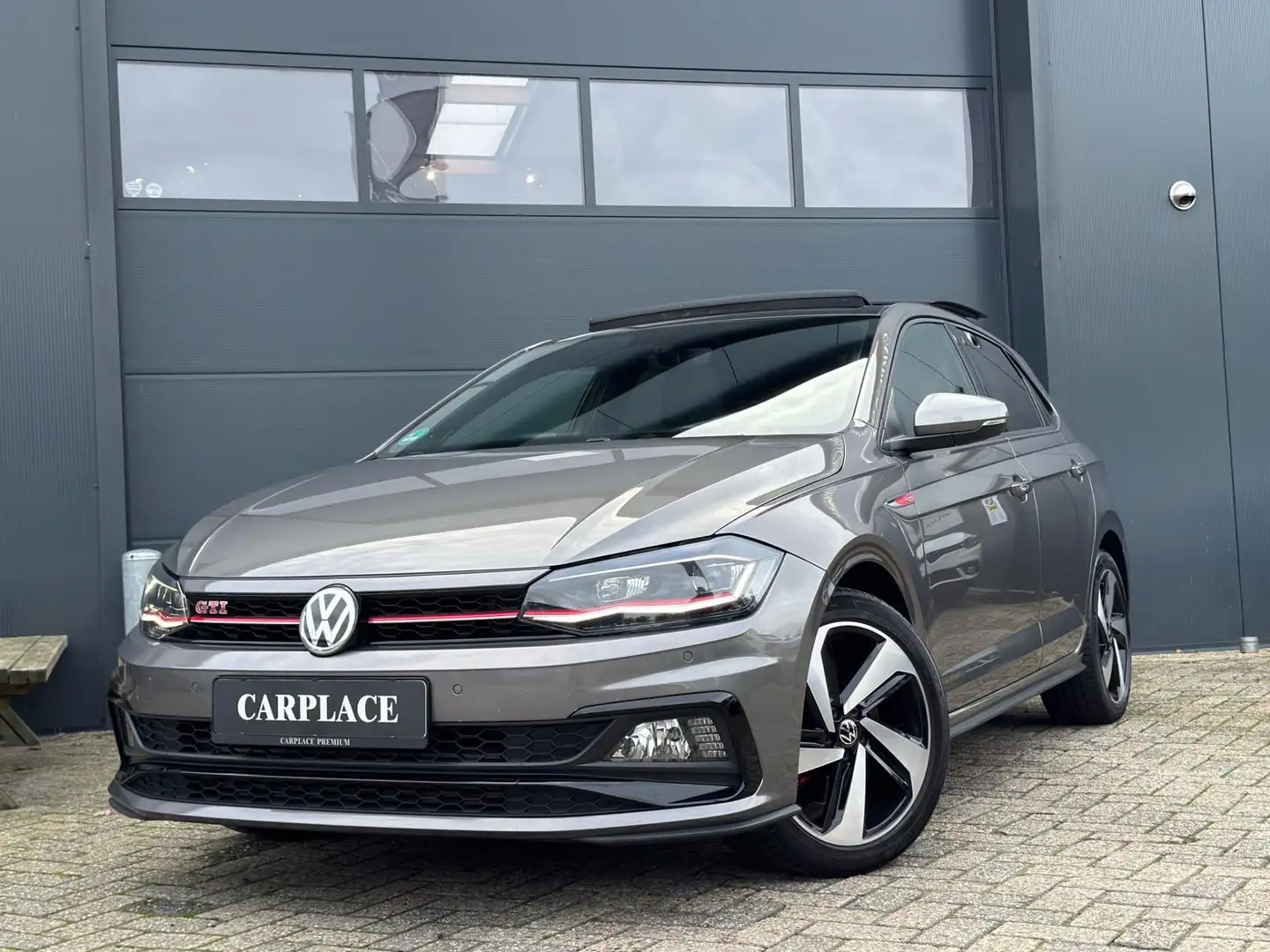 Volkswagen Polo GTI 2.0 TSI GTI-Beats by dre Grijs - 1