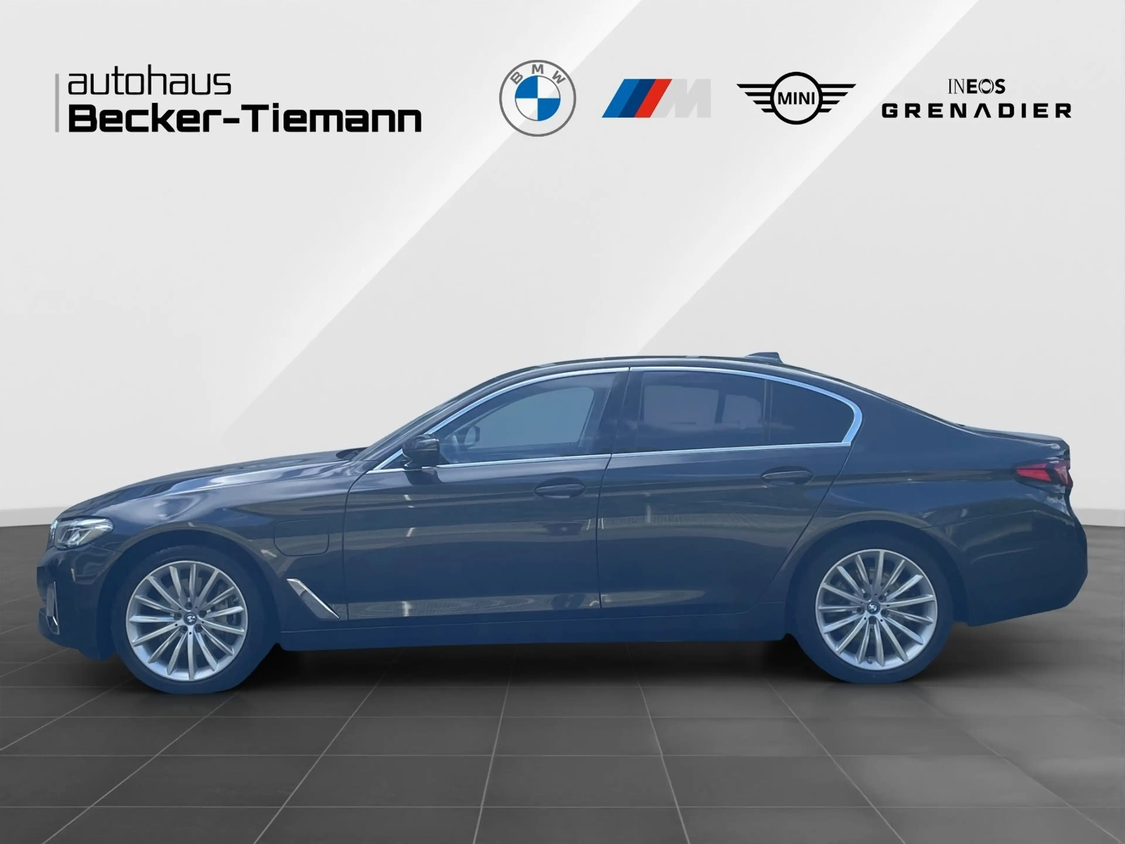 BMW 545 e xDrive Limousine Luxury Line/ ACC/ ParkAss./ Ada — photo 3