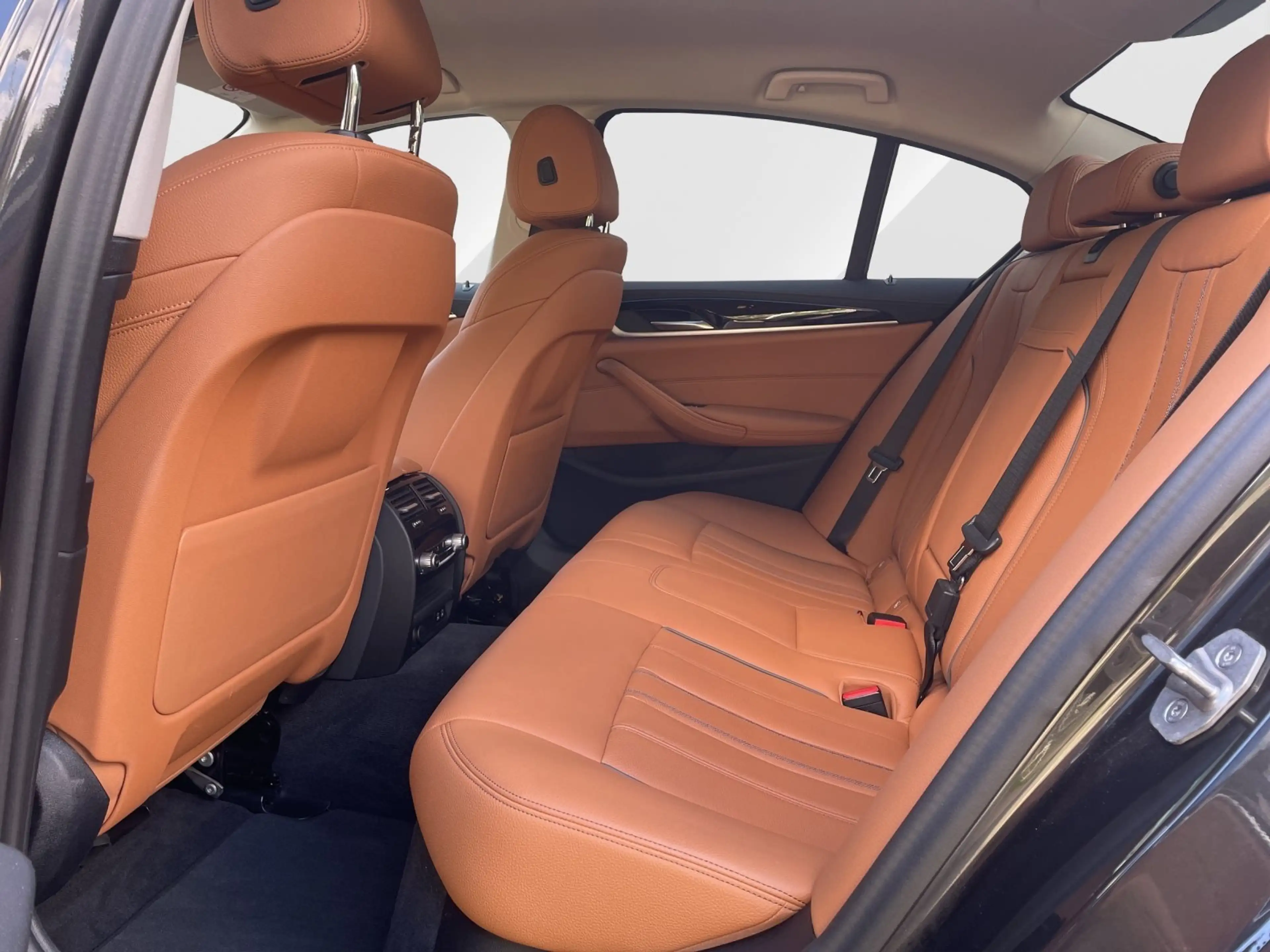 BMW 545 e xDrive Limousine Luxury Line/ ACC/ ParkAss./ Ada — photo 13