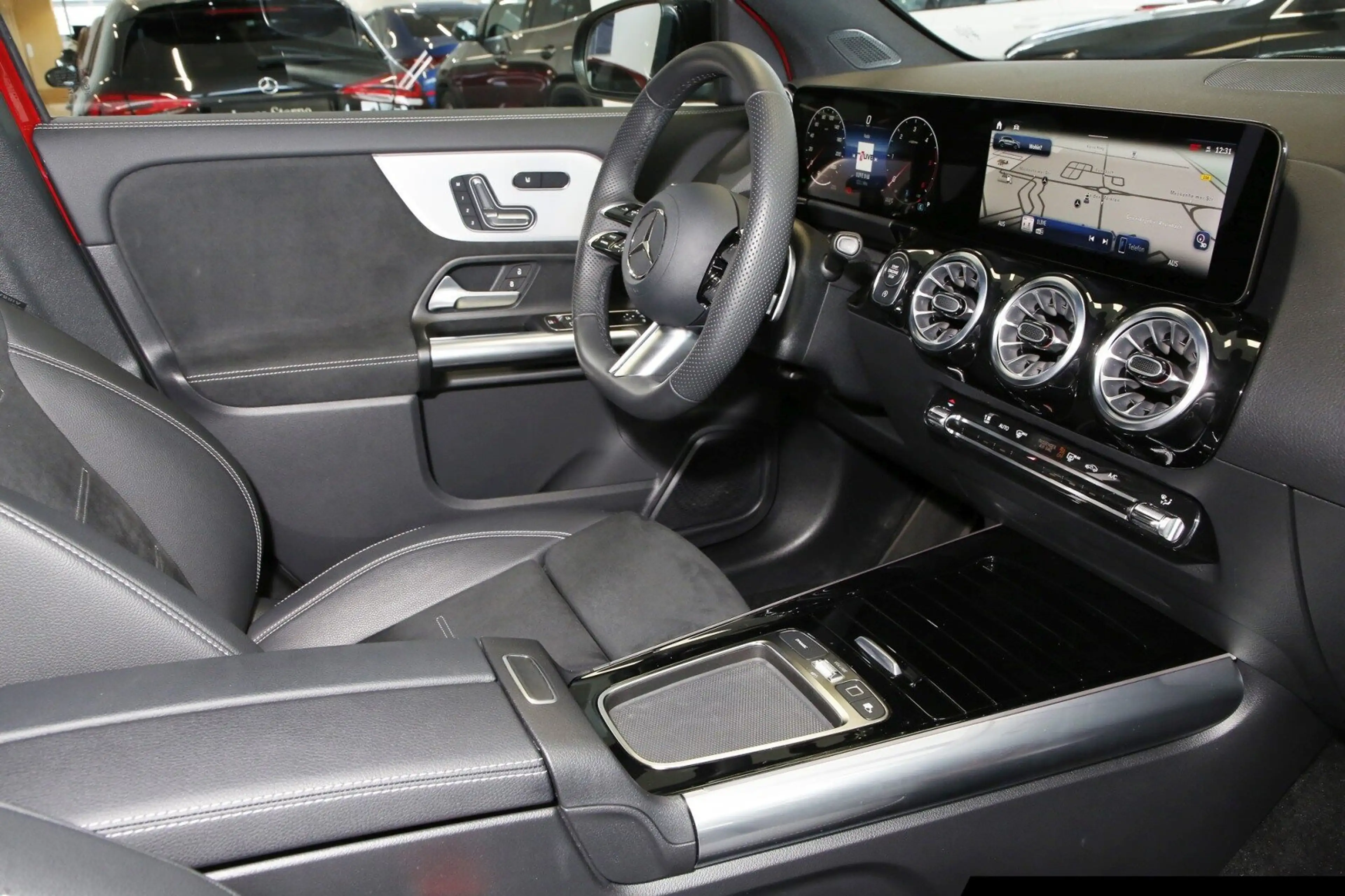 Mercedes-Benz GLA 220 GLA 220 d 4M AMG Night/AHK/360°/Pano/Distr. Navi — photo 8