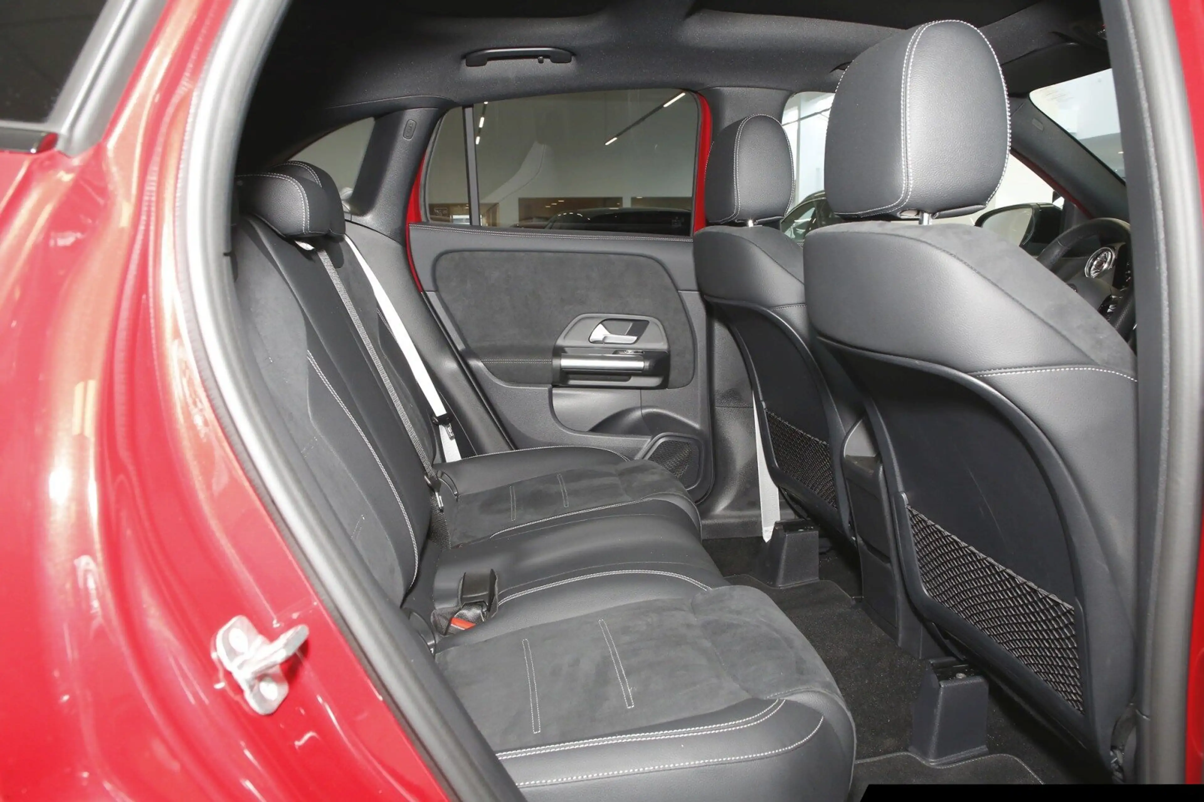 Mercedes-Benz GLA 220 GLA 220 d 4M AMG Night/AHK/360°/Pano/Distr. Navi — photo 9