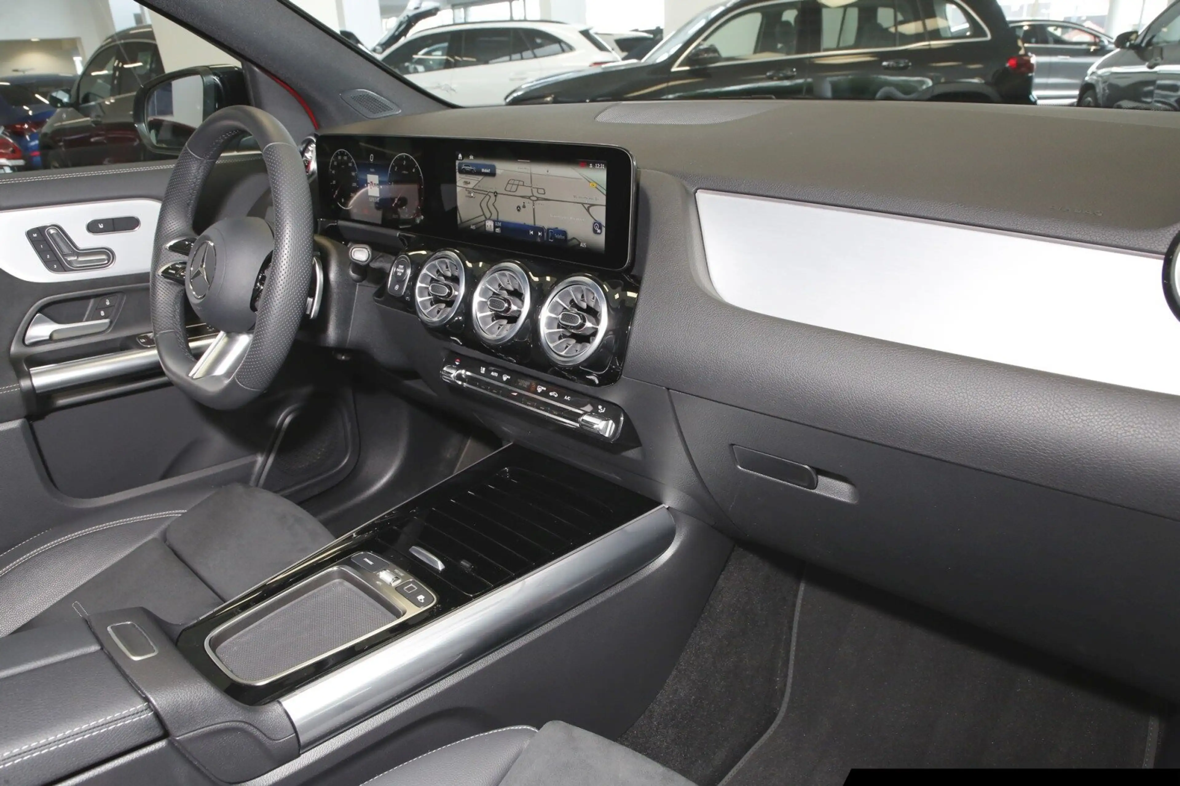 Mercedes-Benz GLA 220 GLA 220 d 4M AMG Night/AHK/360°/Pano/Distr. Navi — photo 7