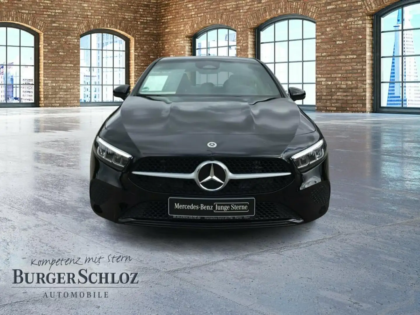 Mercedes-Benz A 180 KAM PDC SpurH Navi AUT LM KlimaA FLA LED Schwarz - 2