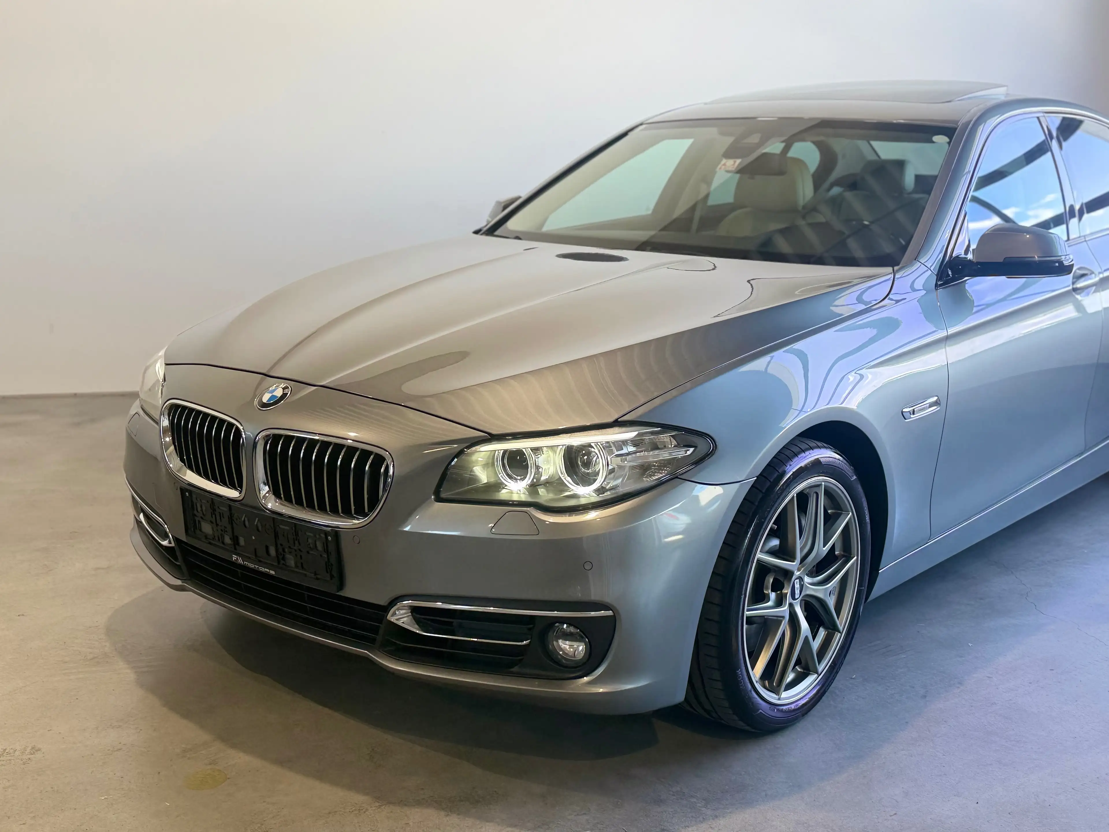 BMW 525 525 d xDrive,SCHIEBEDACH,HUD,SZH,TEMPOMAT,HARMANKA — photo 6