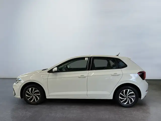 Volkswagen Polo view 3