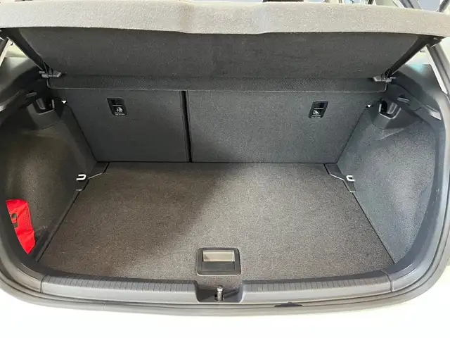 Volkswagen Polo view 14