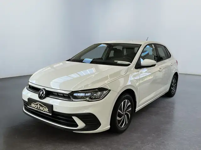 Volkswagen Polo view 2