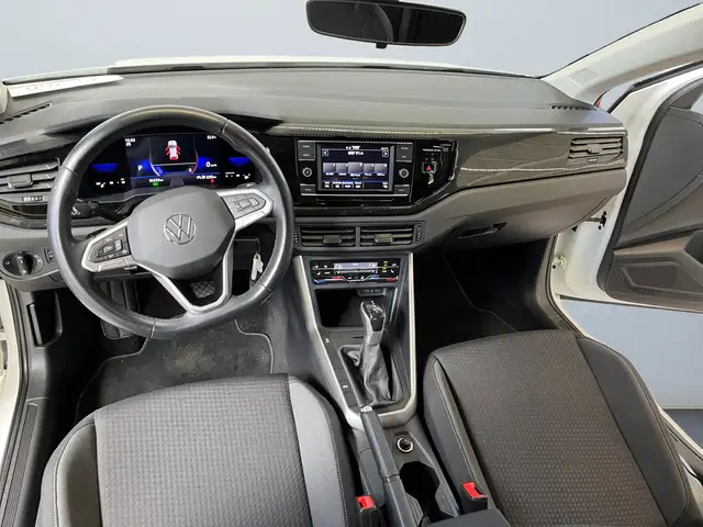 Volkswagen Polo view 8