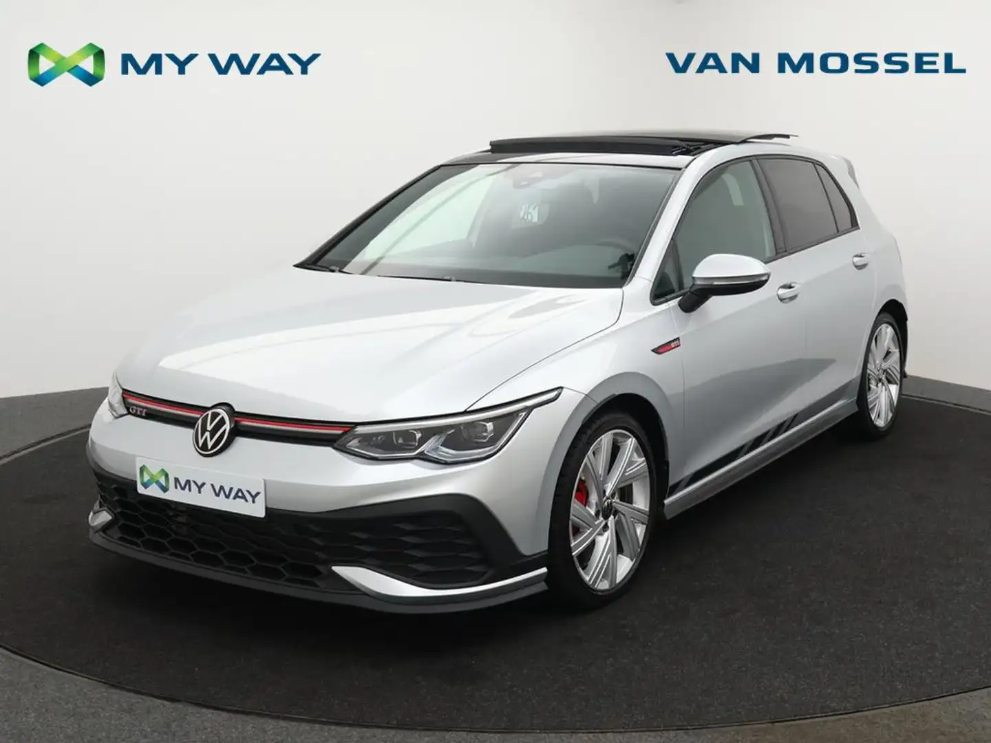 Volkswagen Golf GTI Golf 2.0TSI GTI Clubsport 300PK *PANO DAK*SPORTSEATS*NAVI*APP CONNECT*BLTH*ZETELVERWARMING*CRUISE*... Zilver - 1