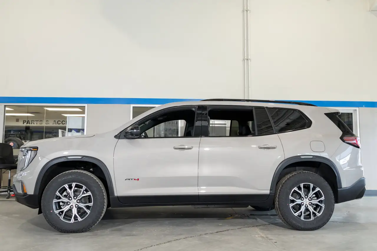 GMC Acadia снимка GMC Acadia