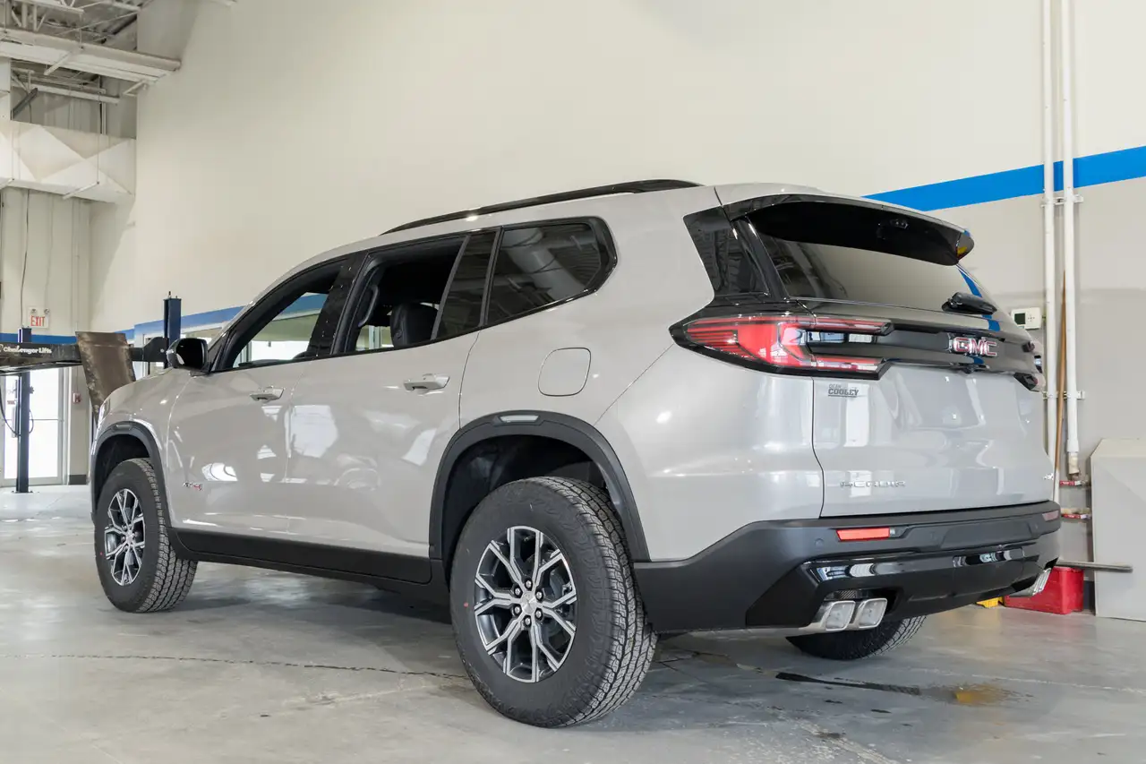 GMC Acadia снимка GMC Acadia