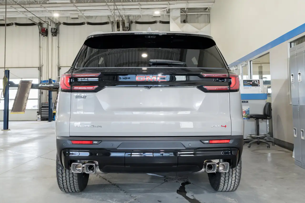 GMC Acadia снимка GMC Acadia